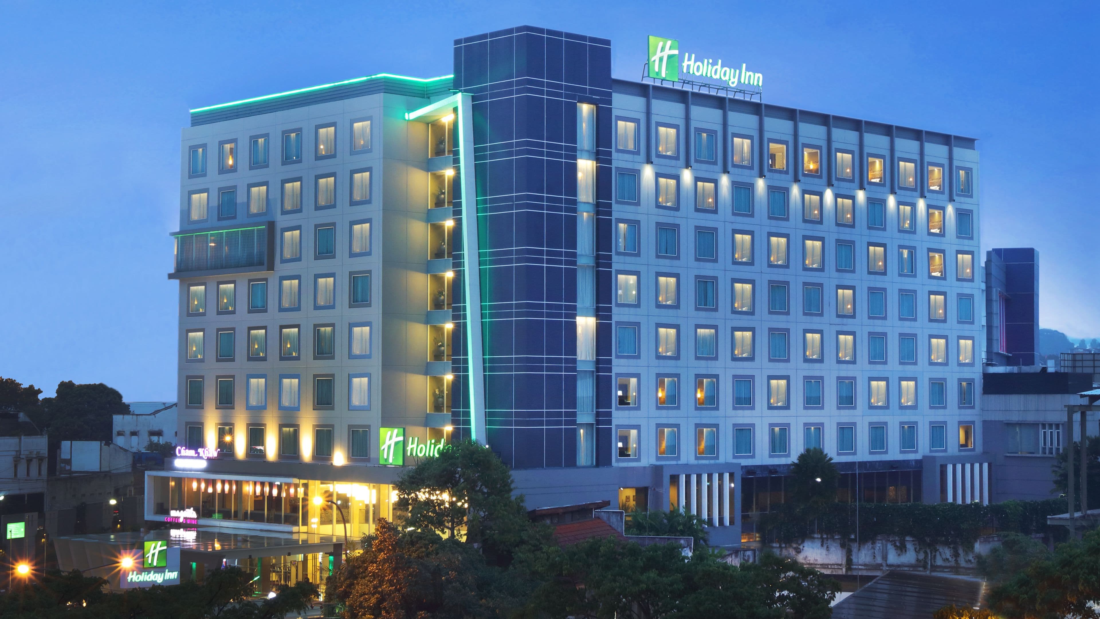 Holiday Inn Bandung Pasteur - Image 1