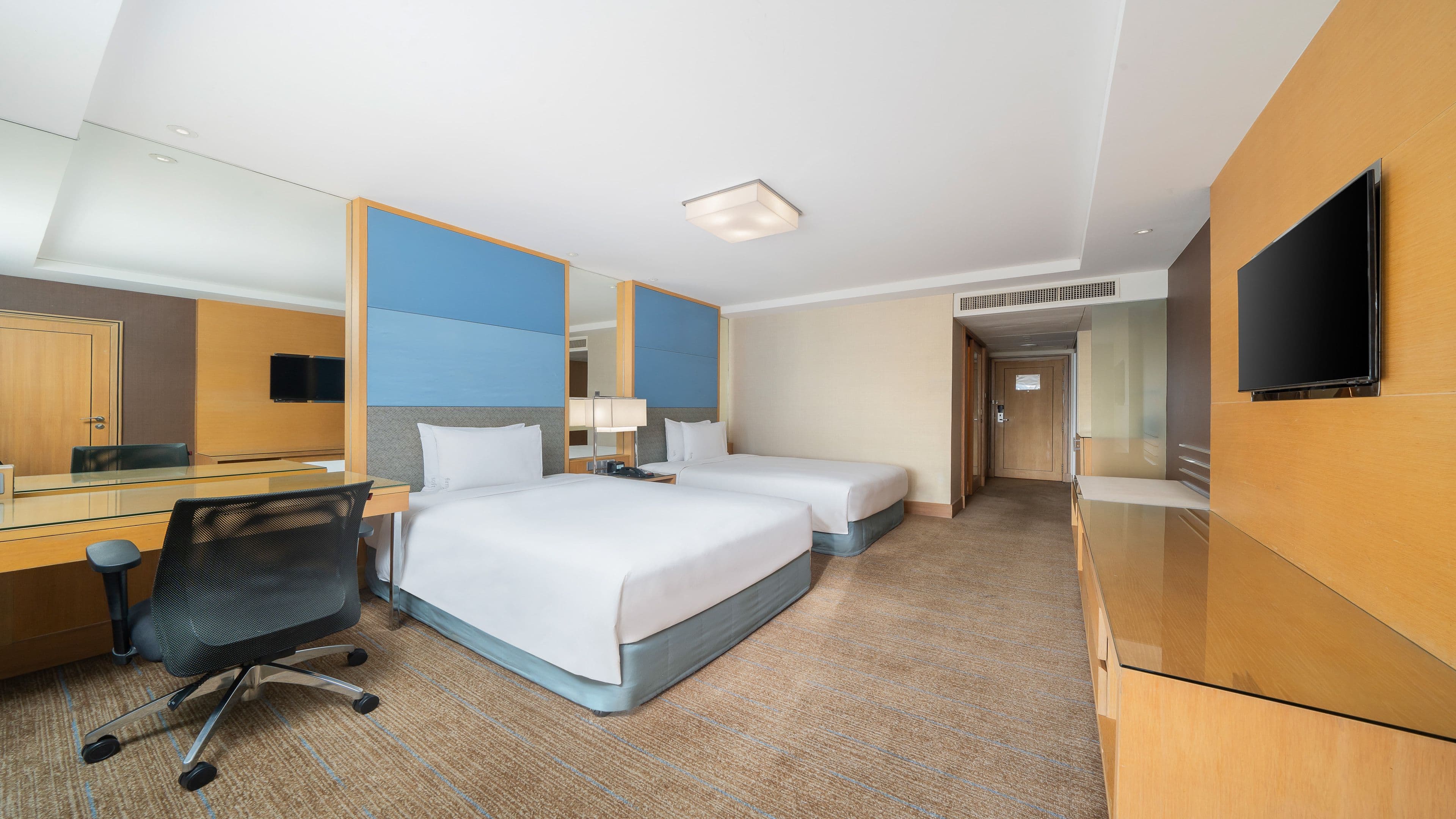 Holiday Inn Bangkok Silom — 20
