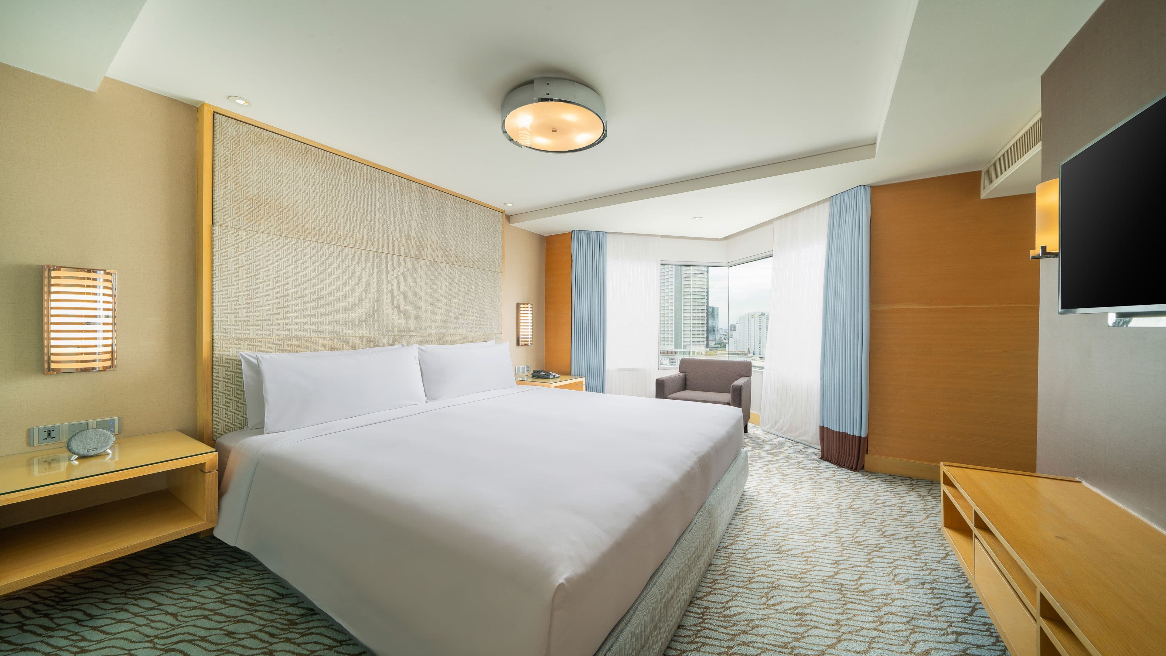 Holiday Inn Bangkok Silom — 24
