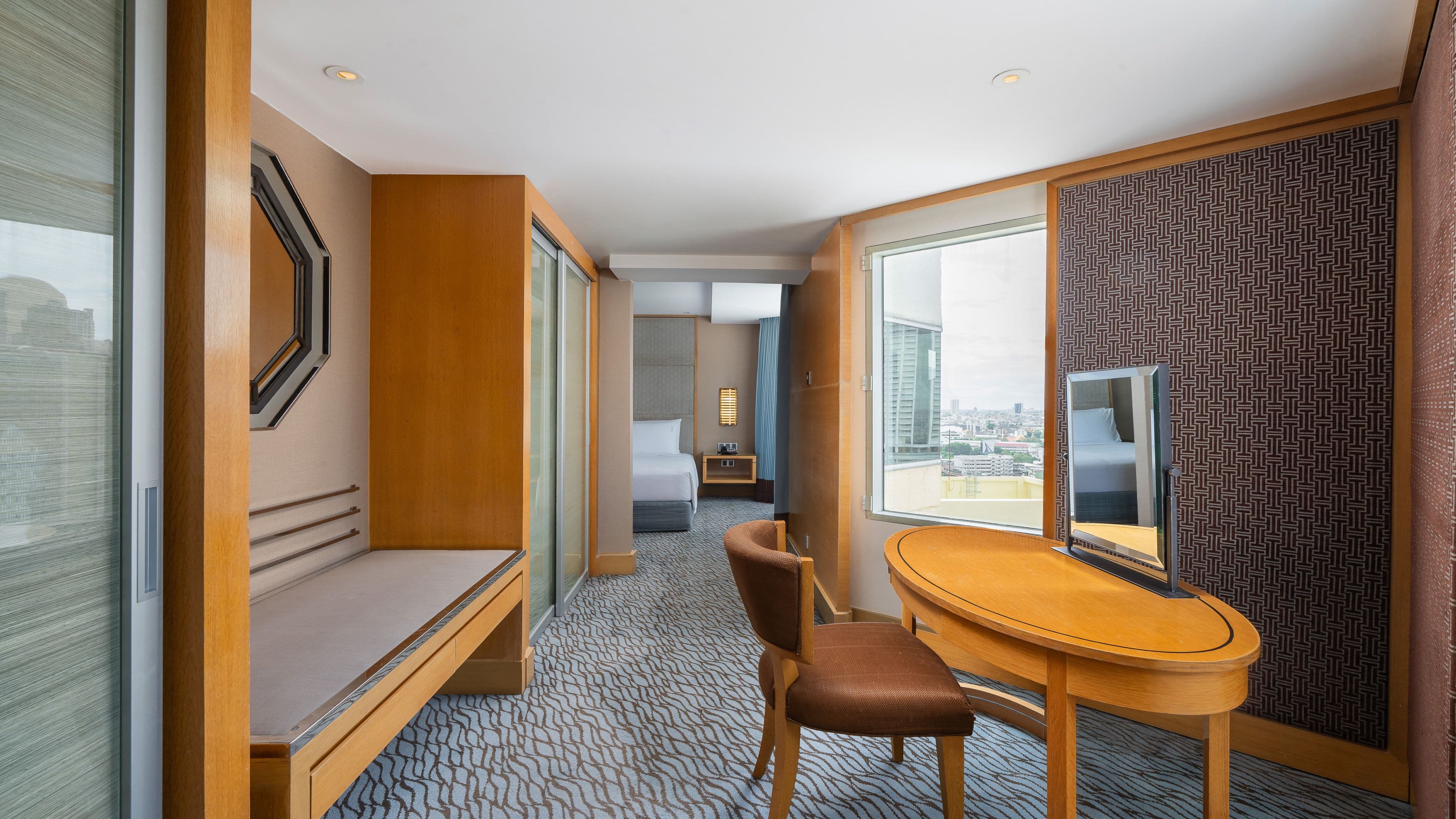 Holiday Inn Bangkok Silom — 28