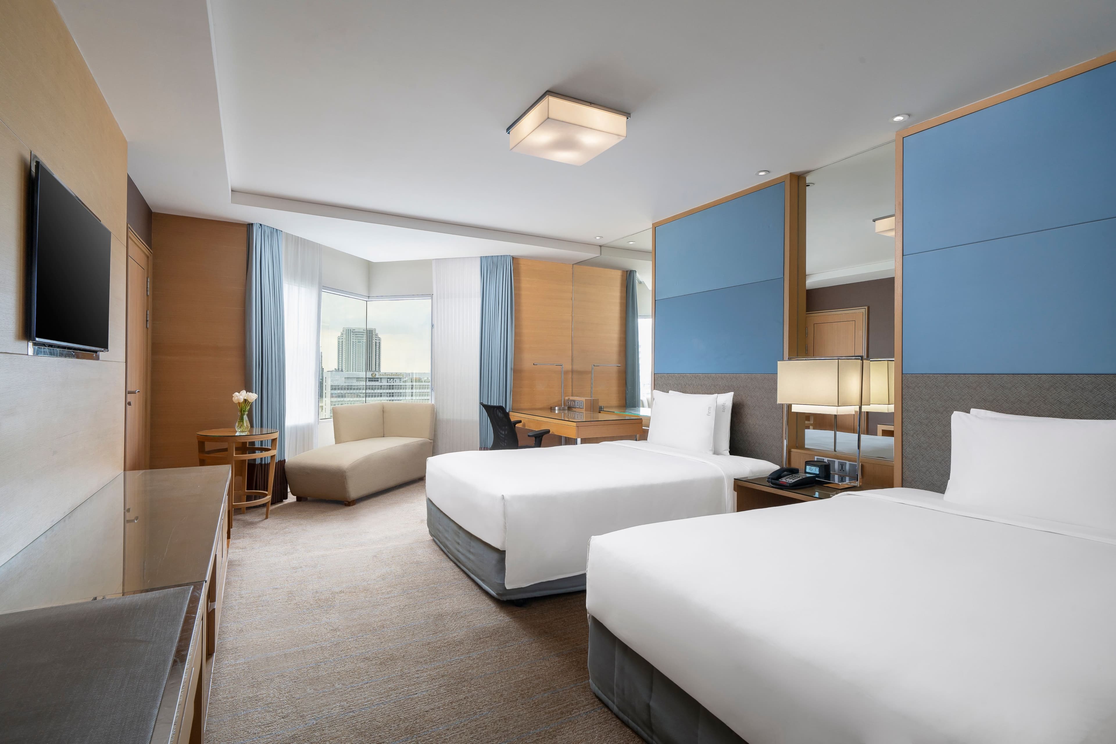 Holiday Inn Bangkok Silom — 18