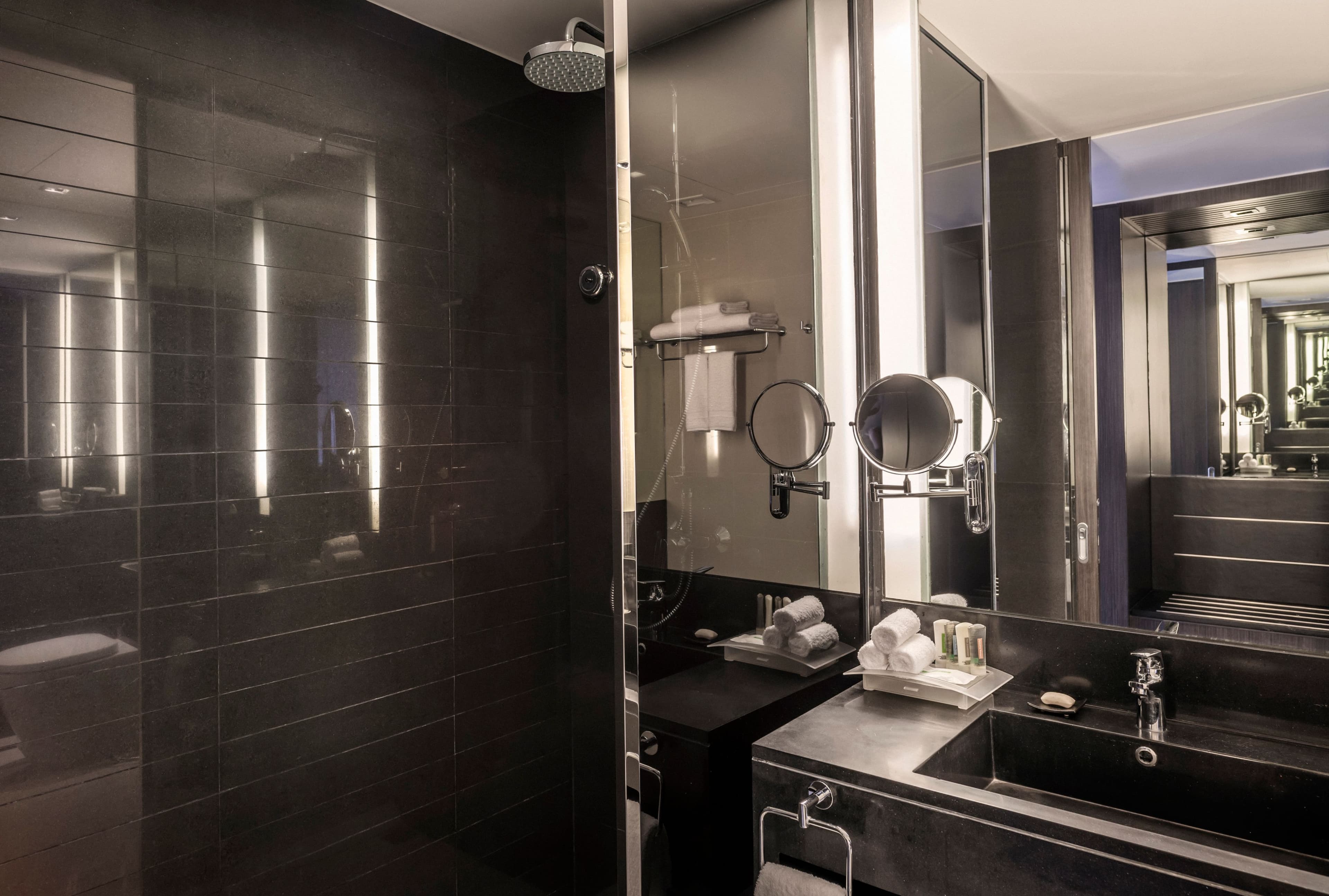 Holiday Inn Bangkok Sukhumvit — 8