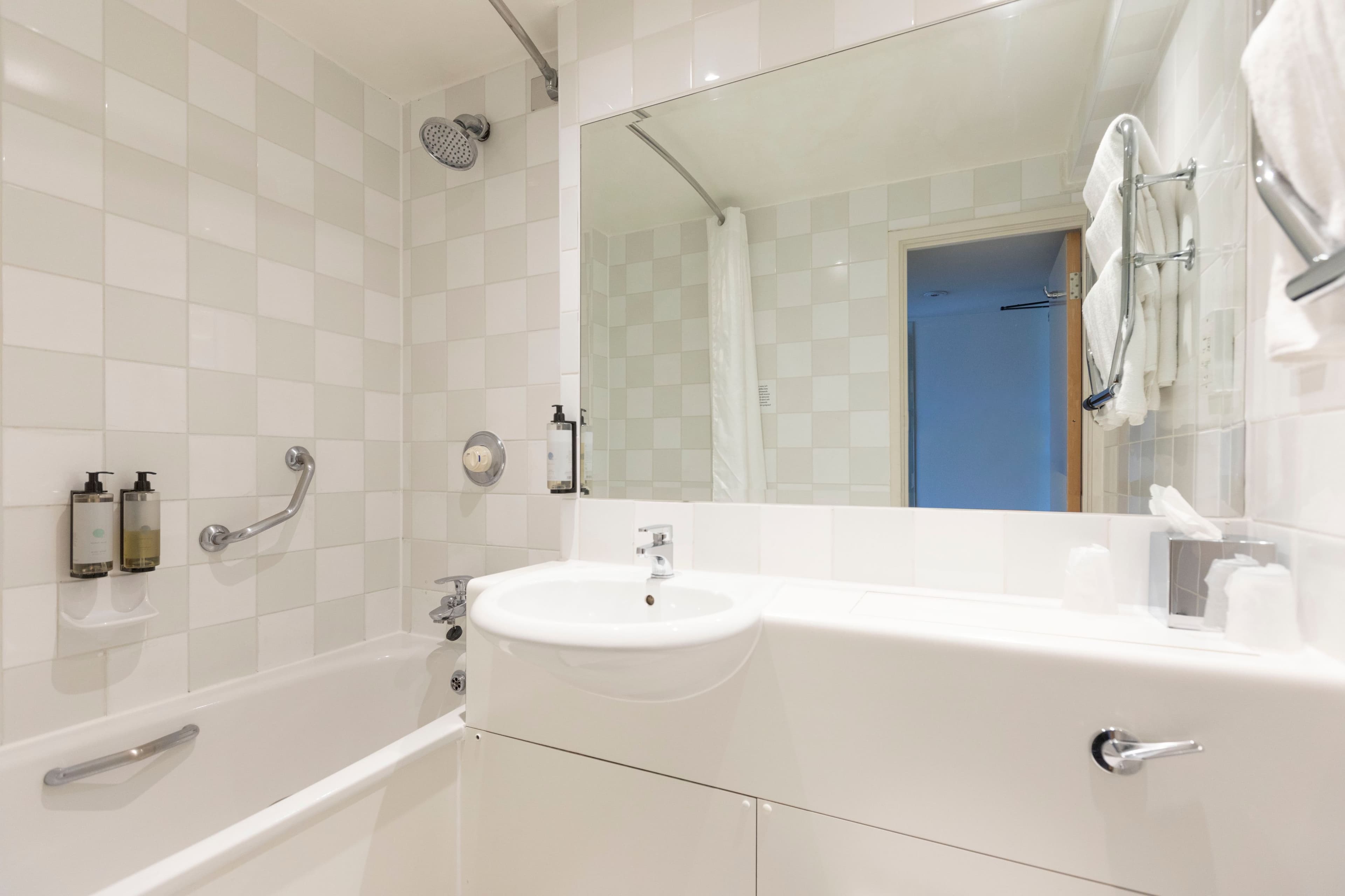 Holiday Inn Basildon - Image 5