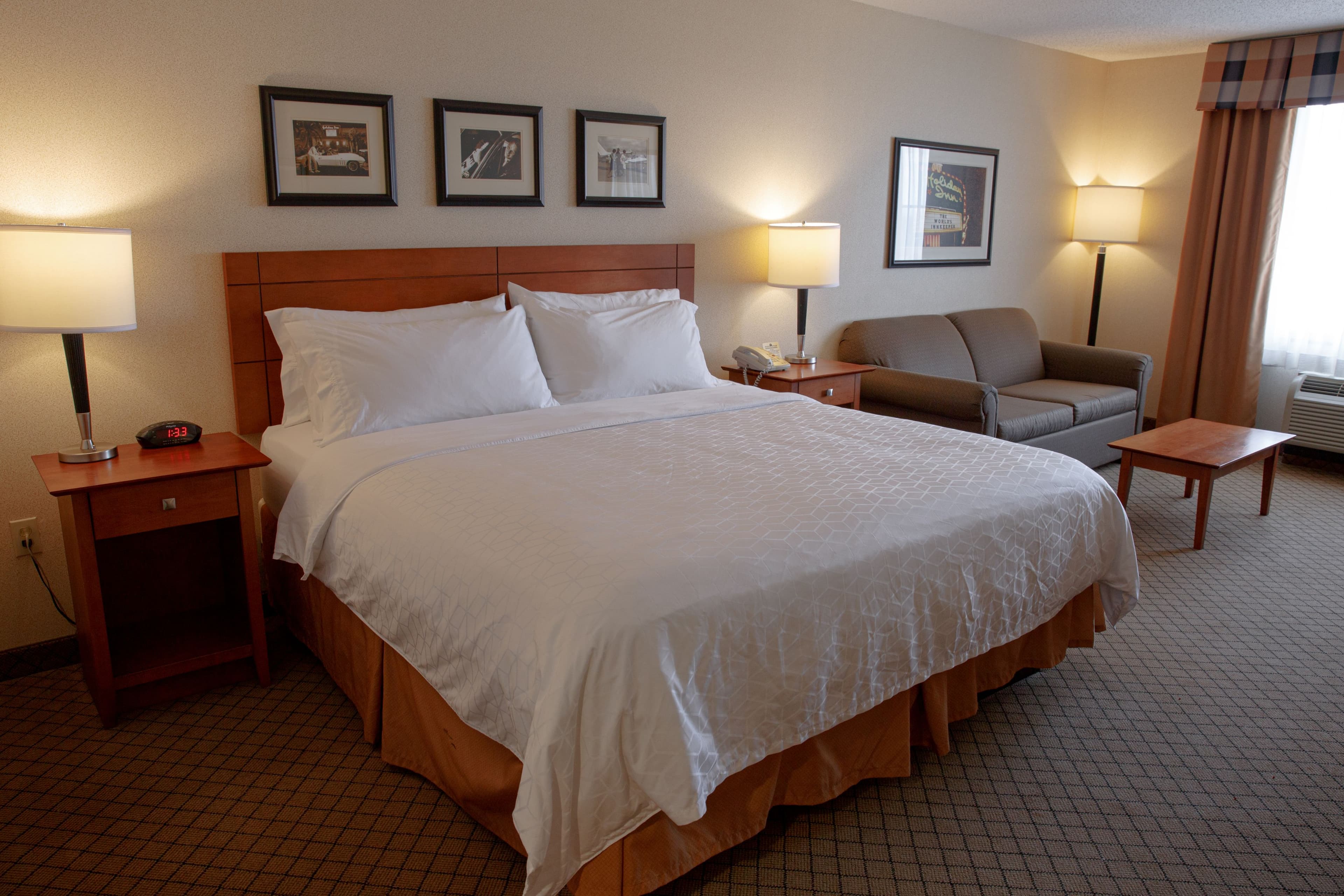 Holiday Inn Battle Creek - Image 2