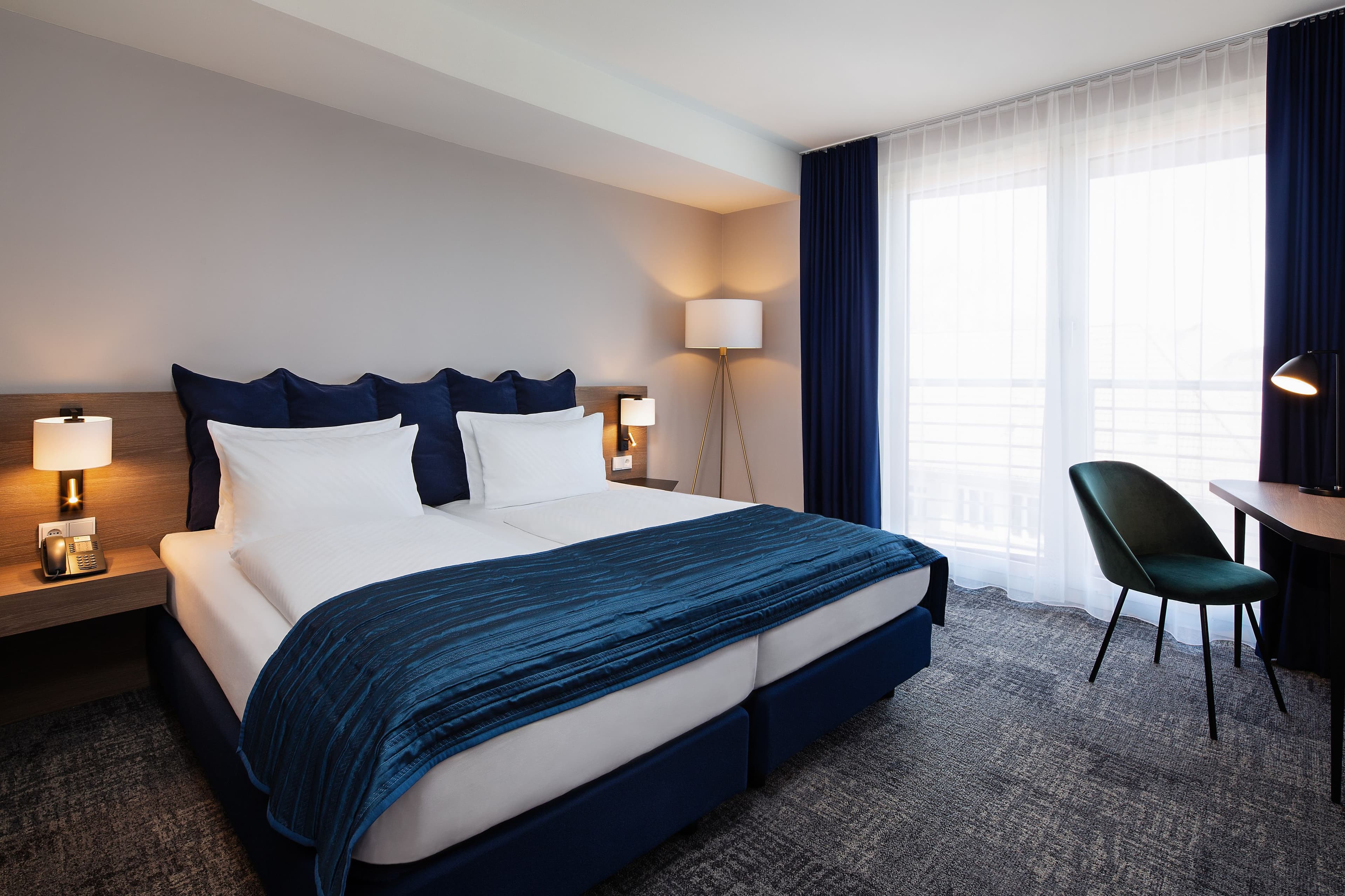 Holiday Inn Berlin City Center East P-Berg - Image 3