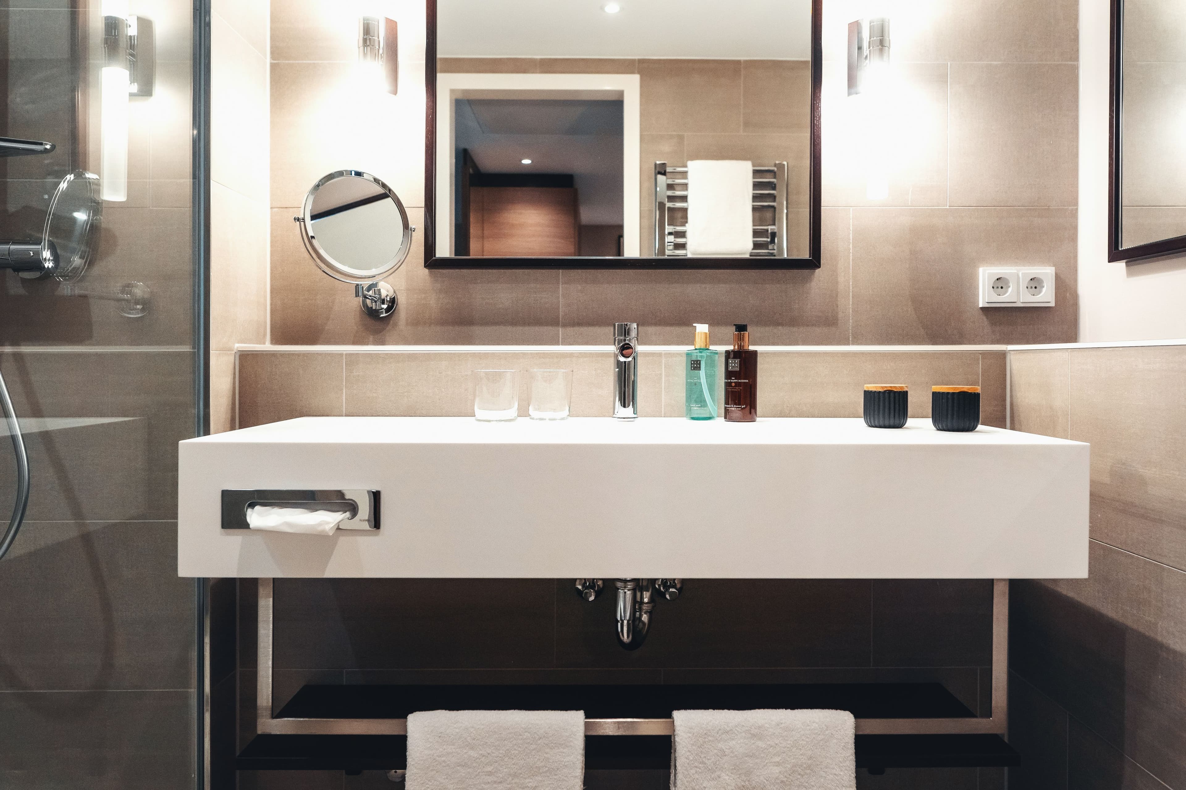 Holiday Inn Berlin City Center East P-Berg - Image 5