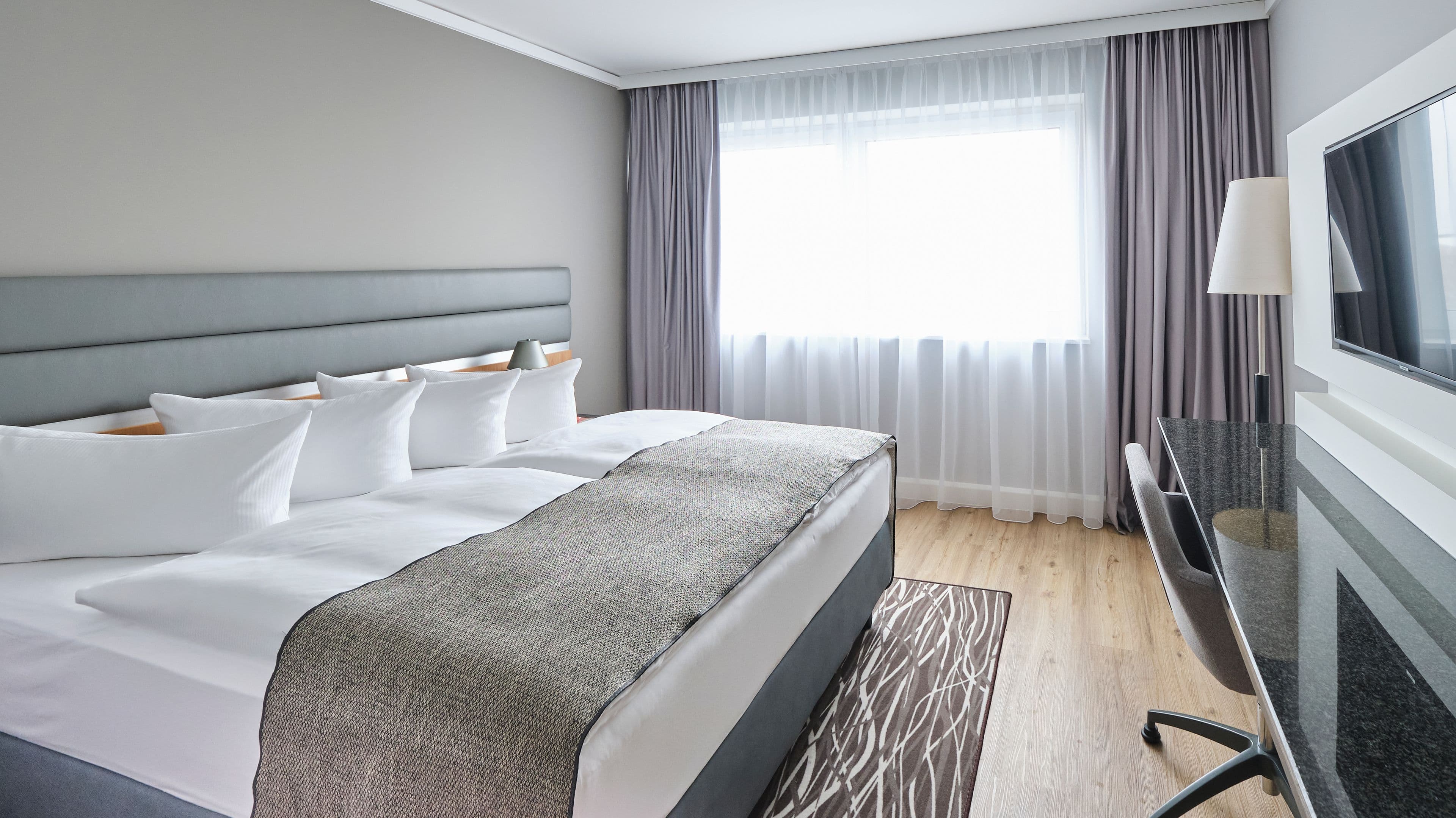 Holiday Inn Berlin Airport - Conf Centre - Image 2