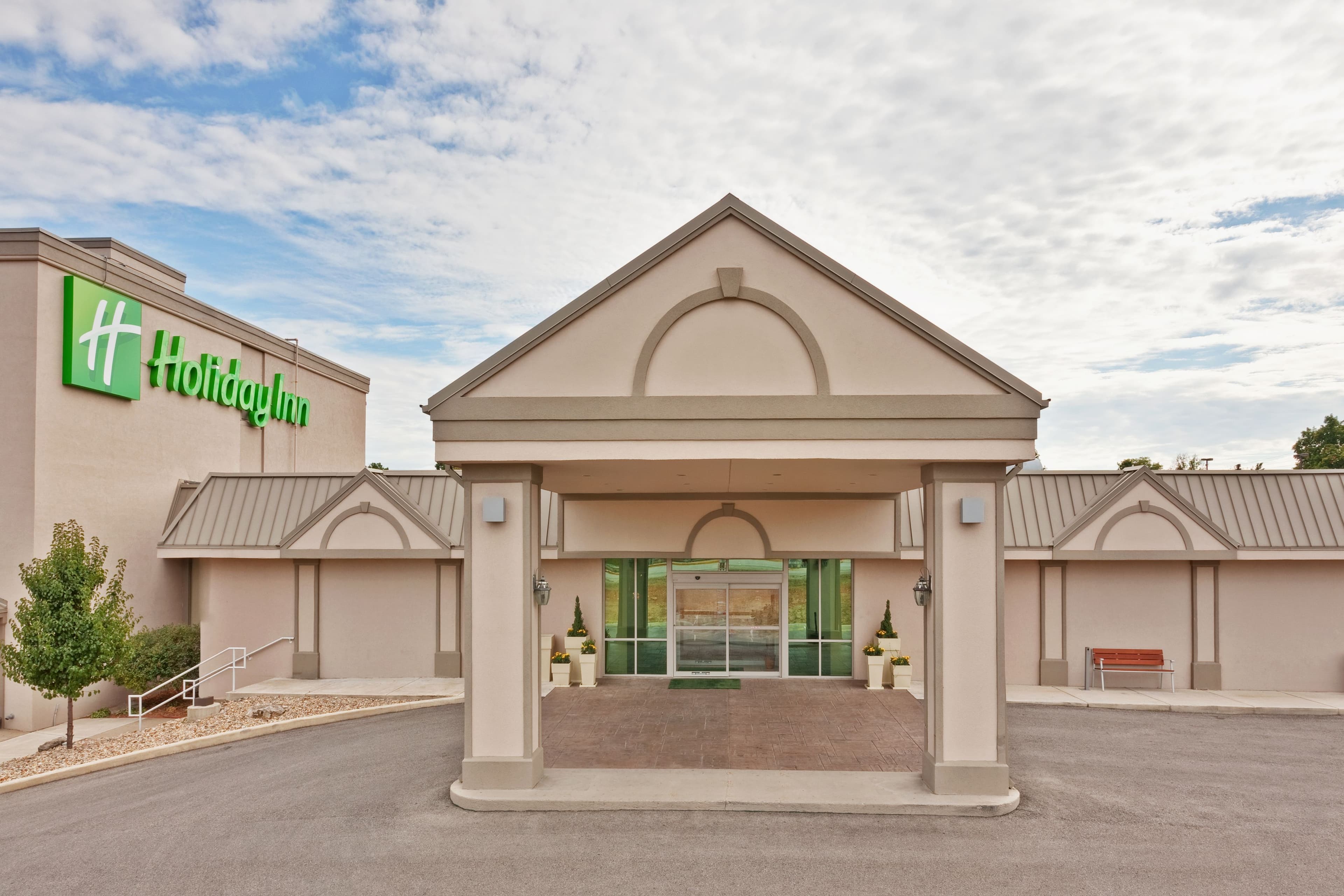 Holiday Inn Bloomington-University Area - Image 1