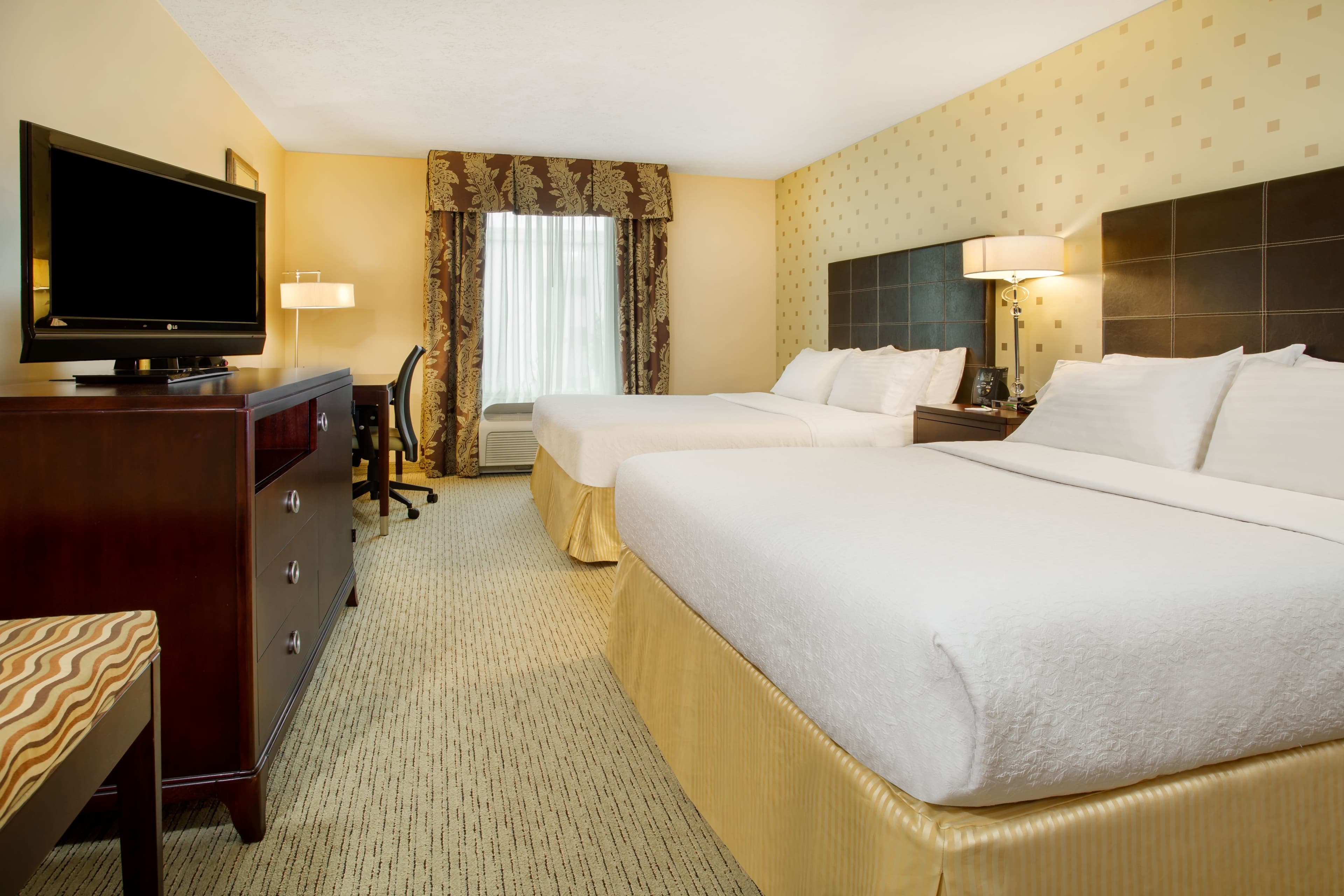 Holiday Inn Bloomington-University Area - Image 2