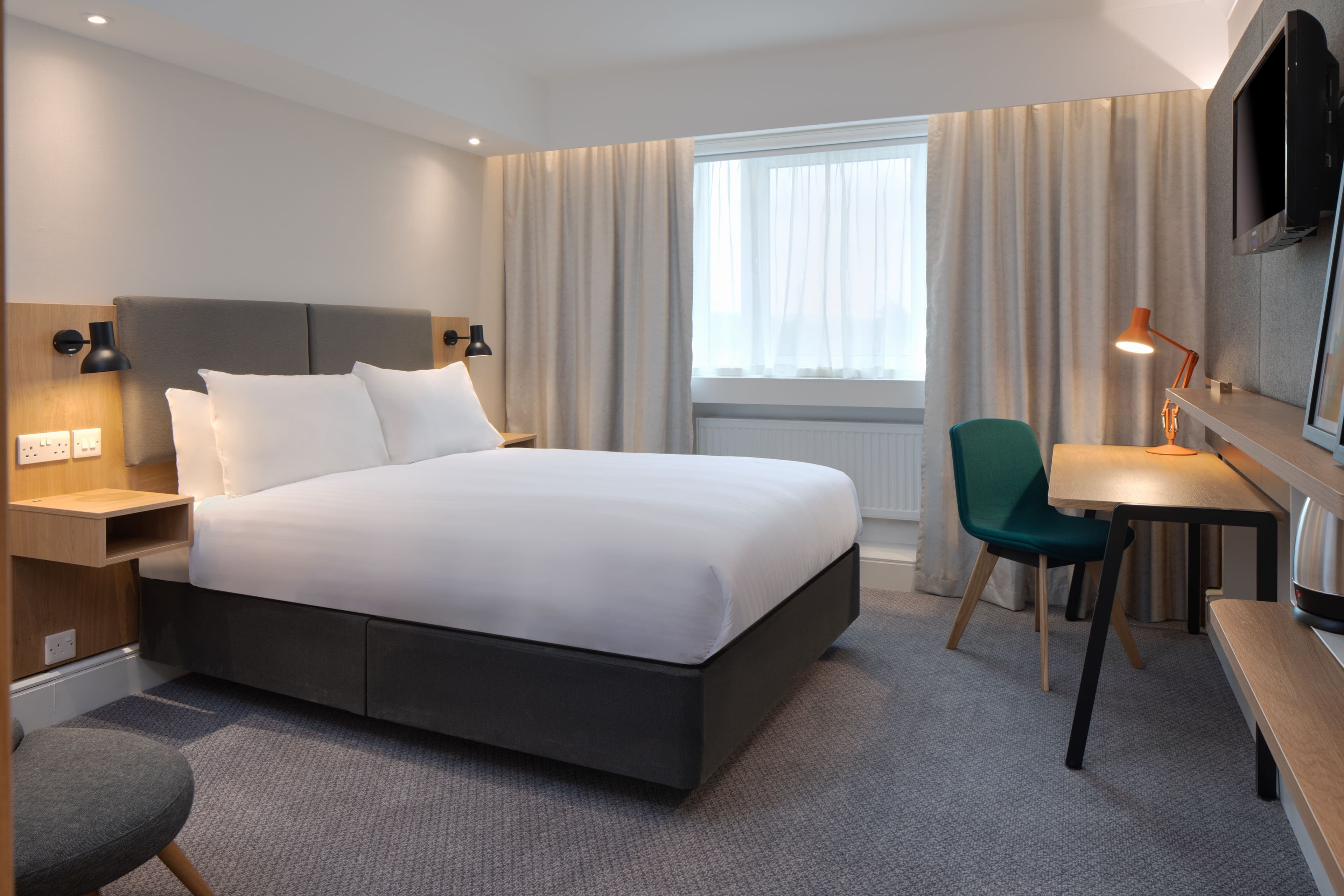 Holiday Inn Bolton Centre - Image 2