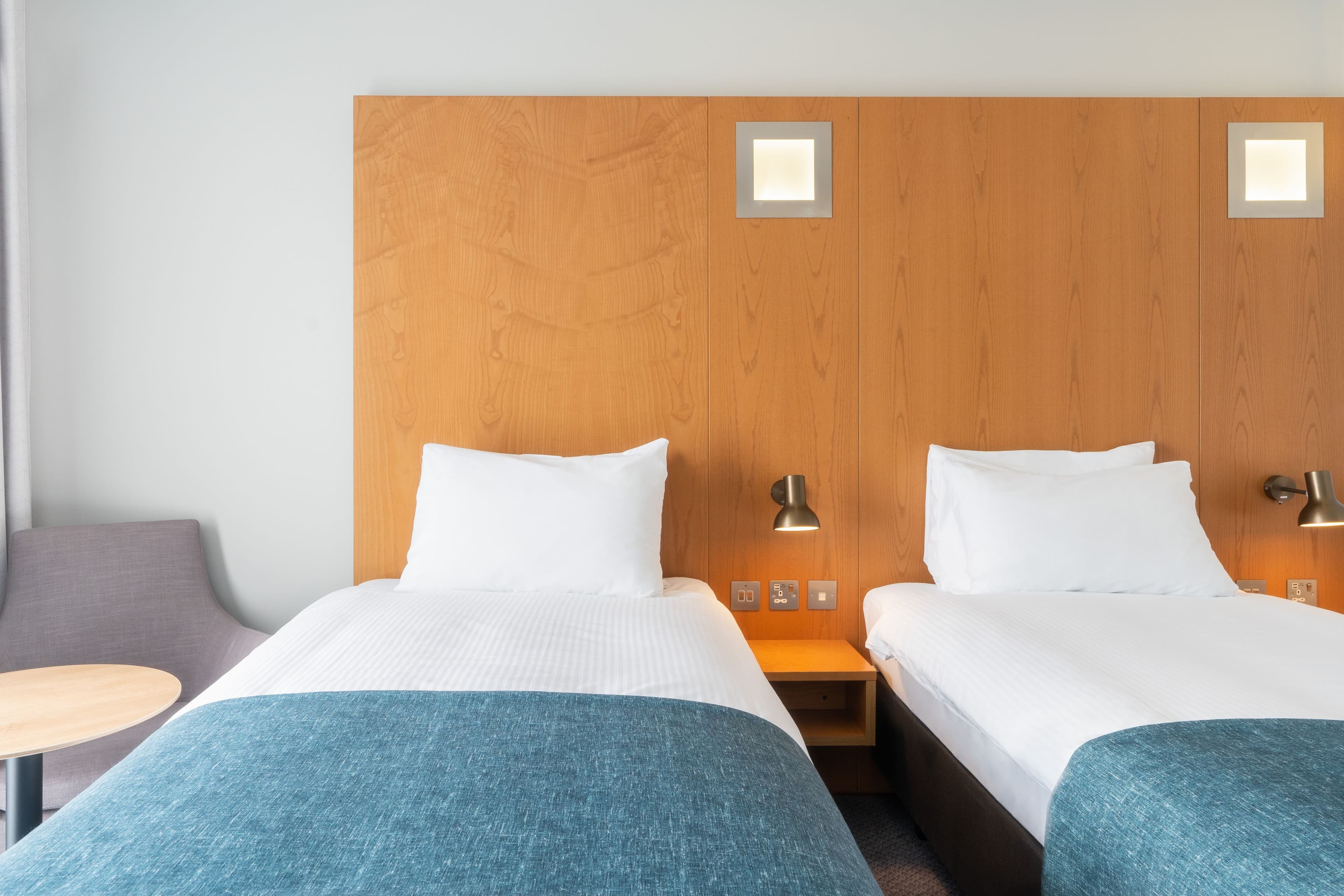 Holiday Inn Bournemouth - Image 3