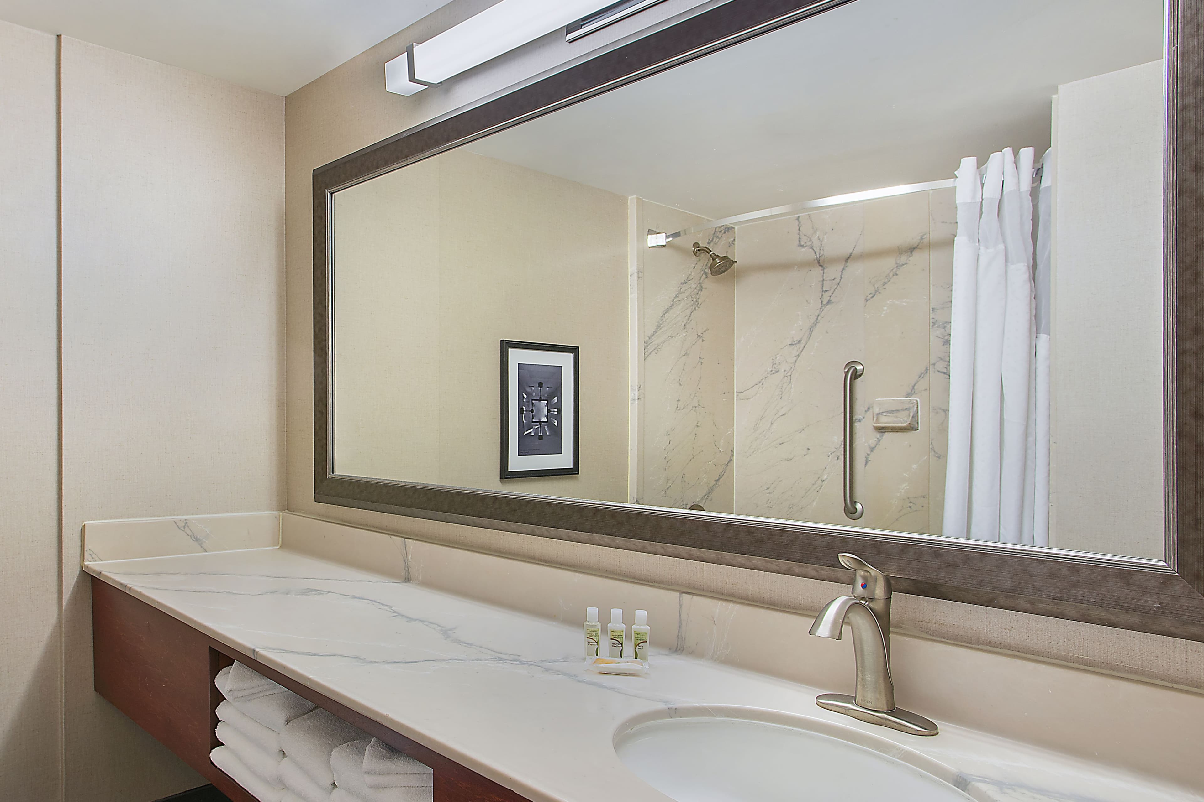 Holiday Inn University Plaza-Bowling Green — 6