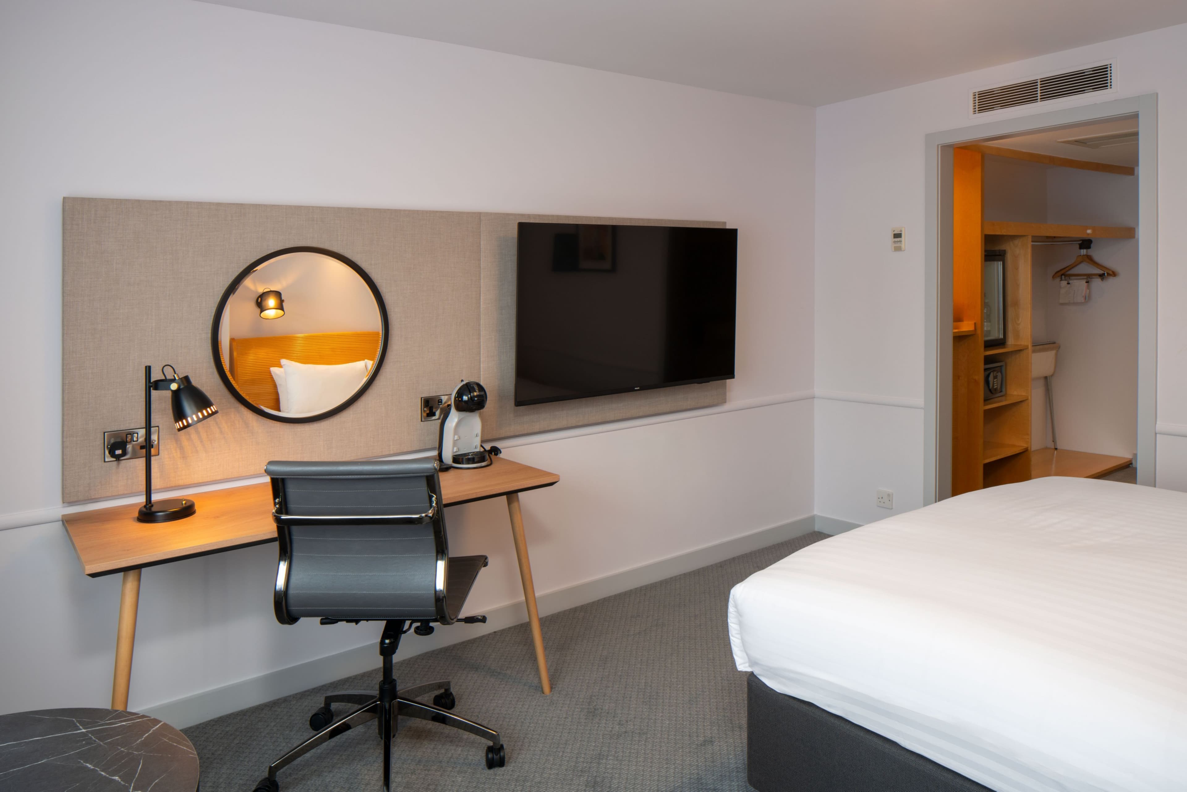 Holiday Inn Bristol - Filton - Image 2