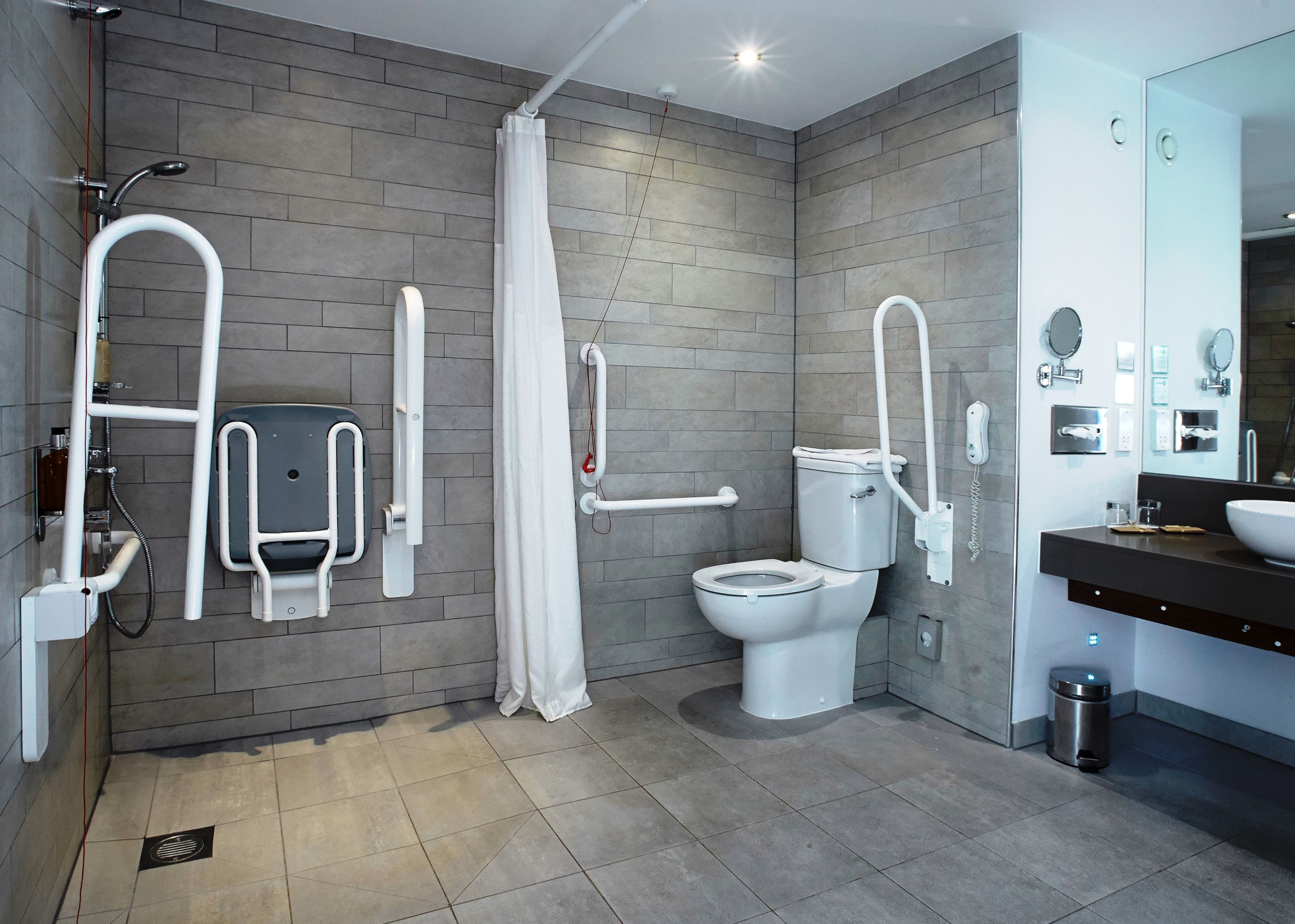 Holiday Inn Bristol City Centre — 16