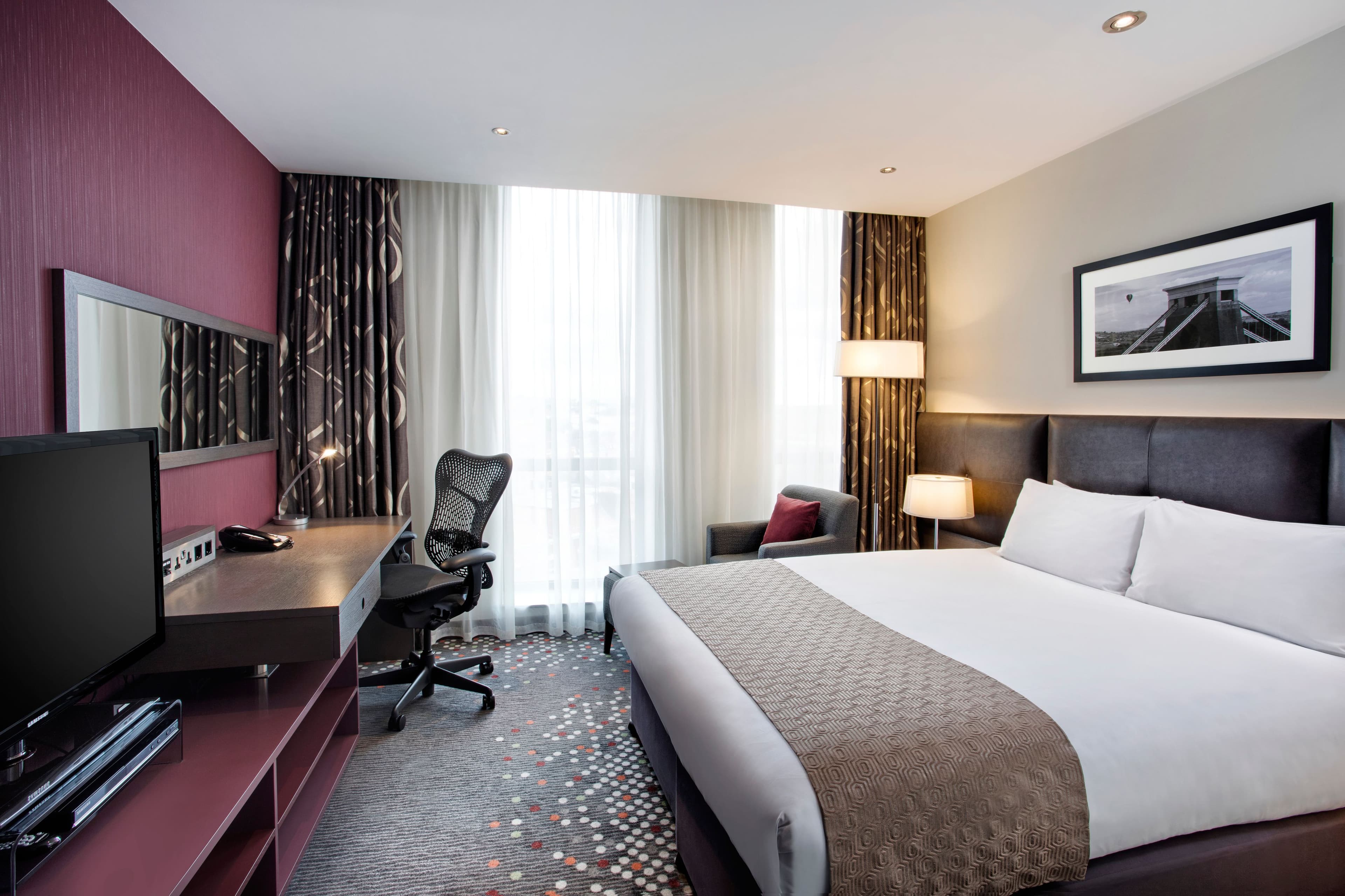 Holiday Inn Bristol City Centre - Image 3