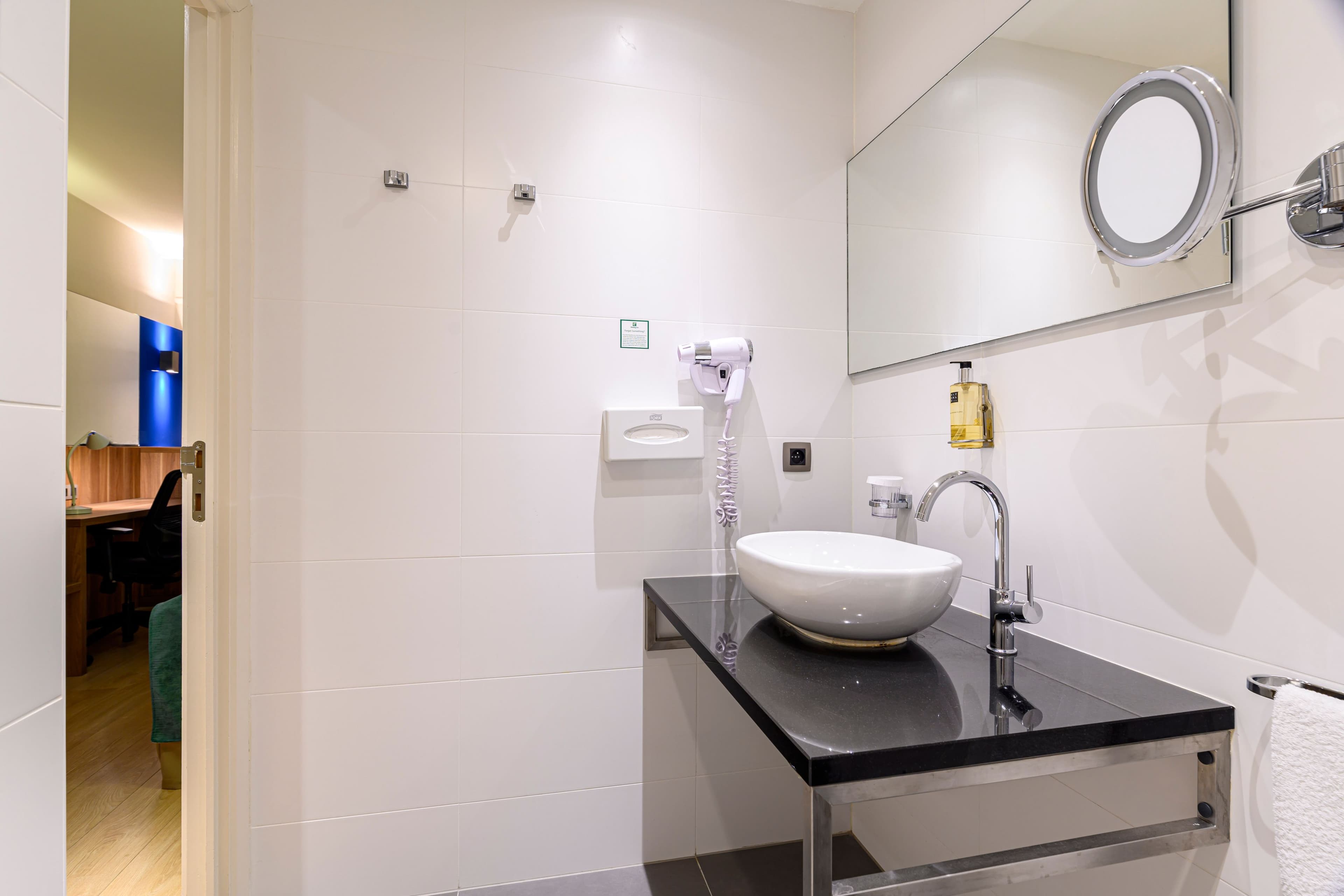 Standard Room - Image 1