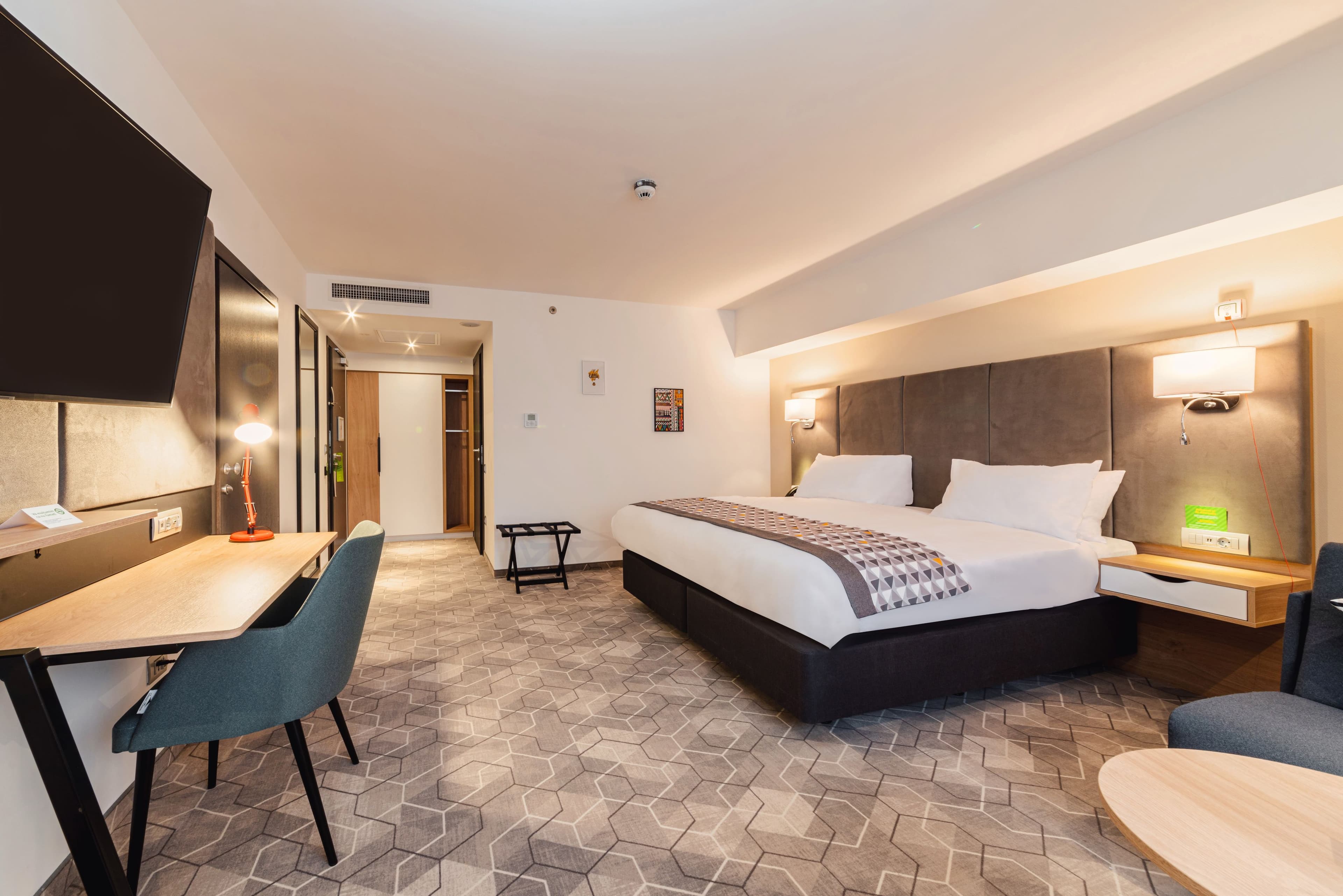 Holiday Inn Bucharest - Times — 10