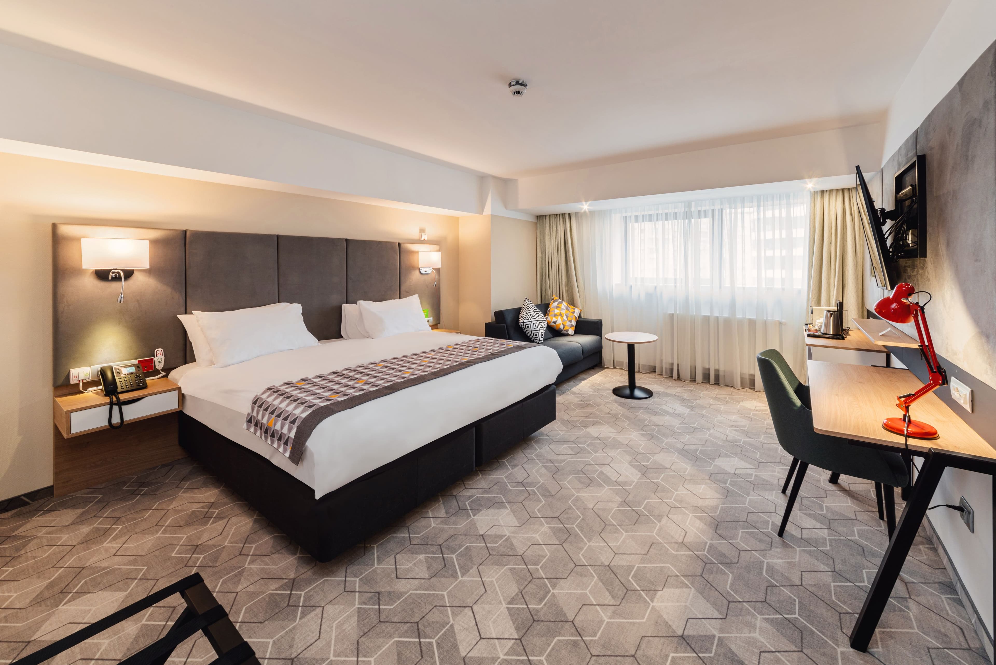 Holiday Inn Bucharest - Times — 13