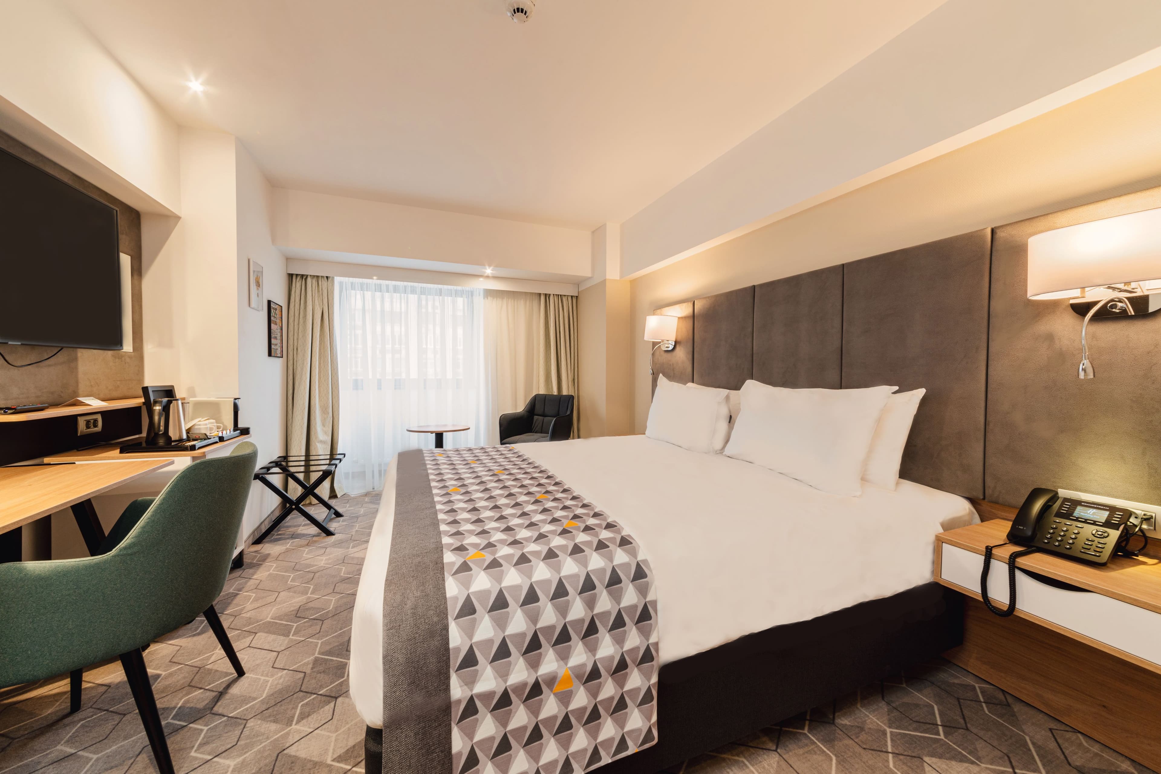 Holiday Inn Bucharest - Times — 6