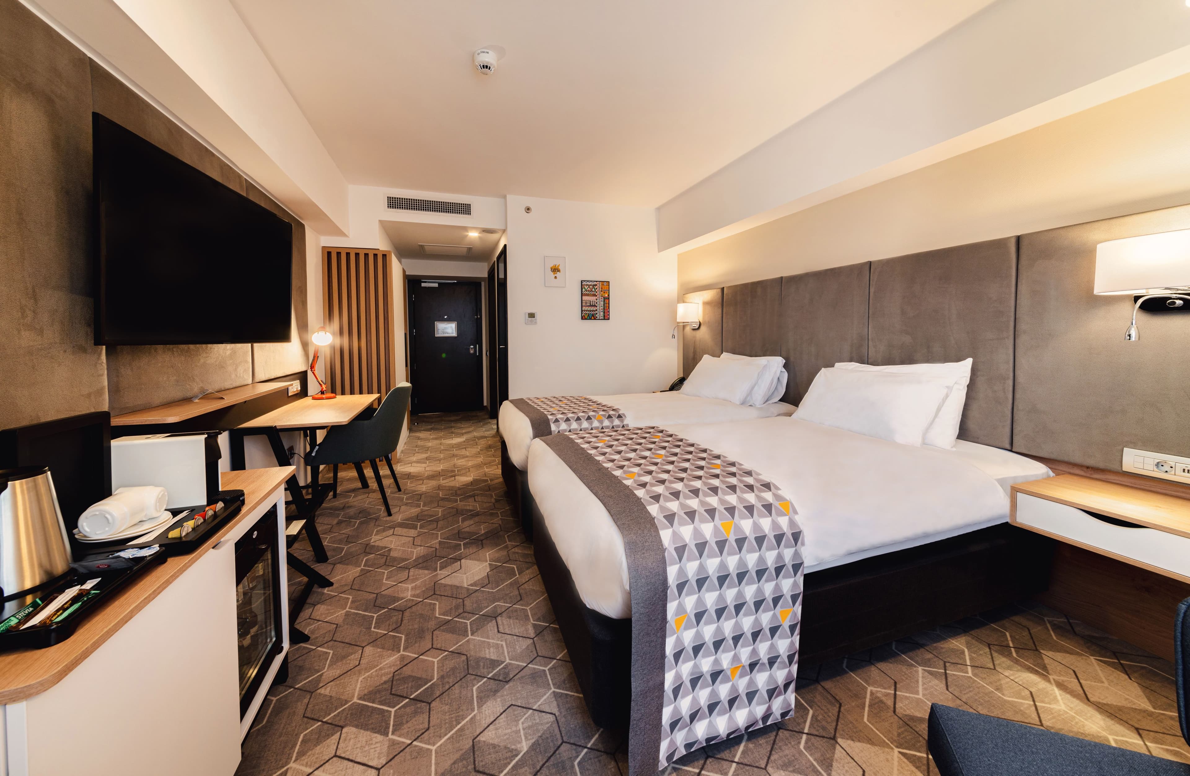 Holiday Inn Bucharest - Times — 15
