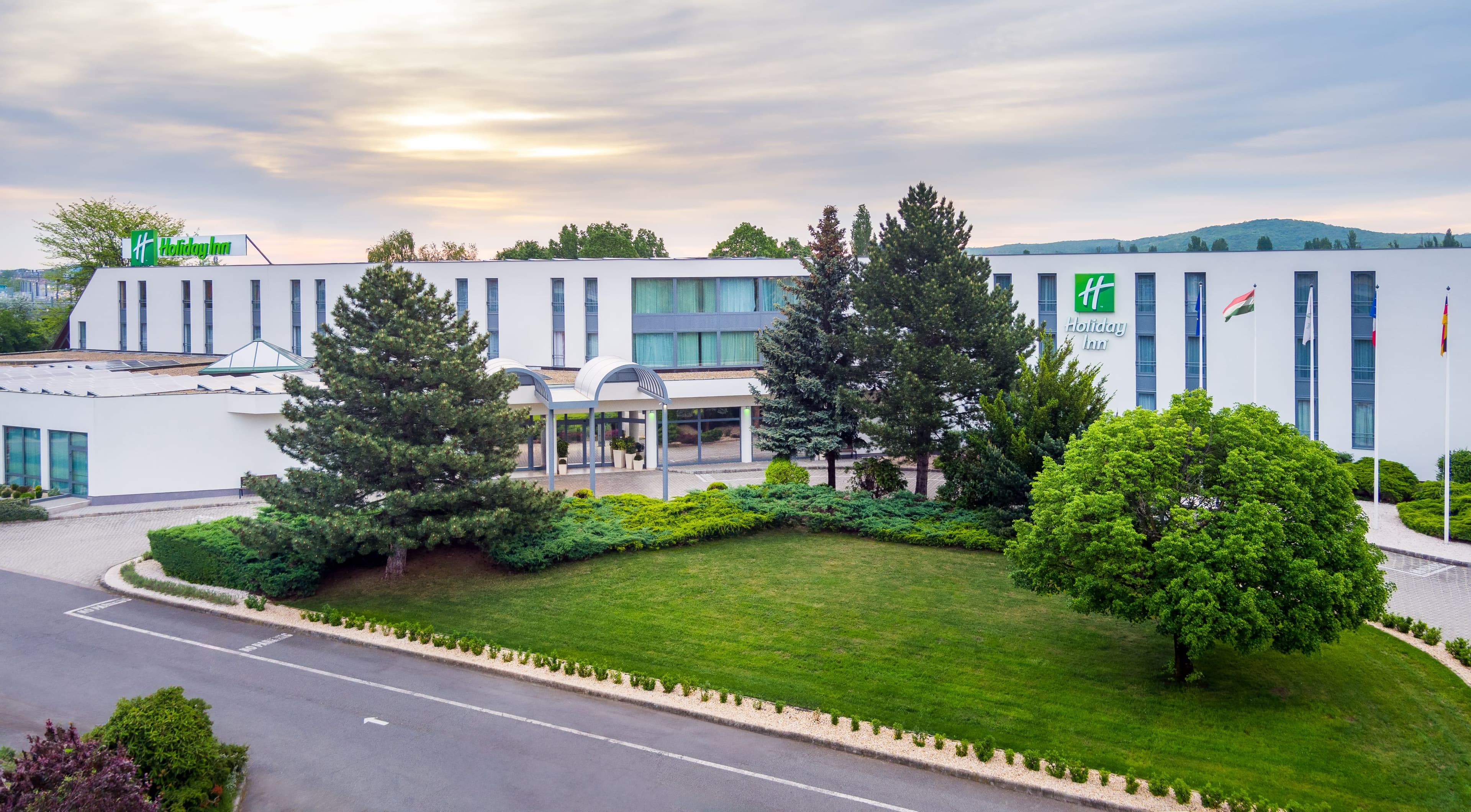 Holiday Inn Budapest - Budaörs - Image 1