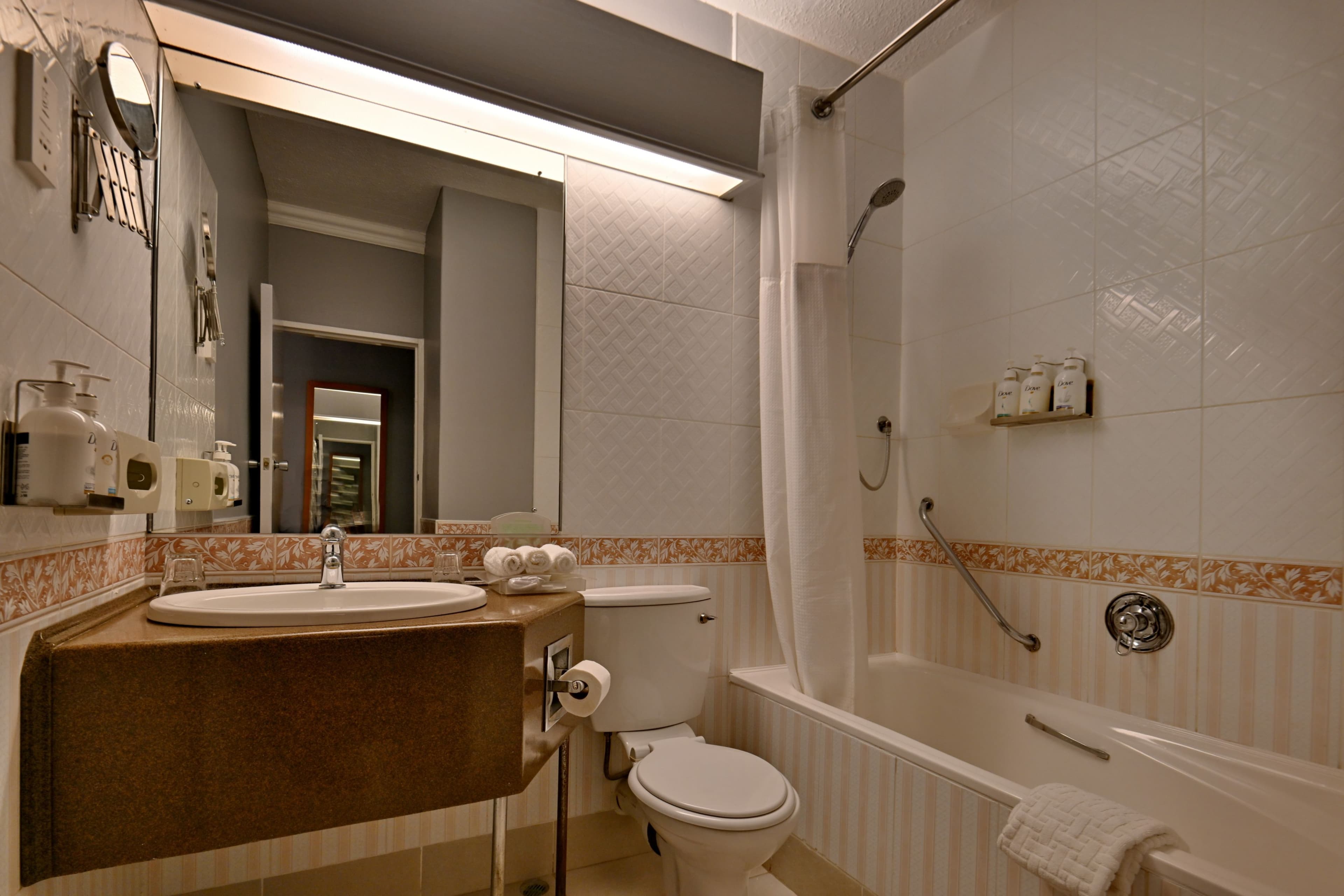 Holiday Inn Bulawayo - Image 4