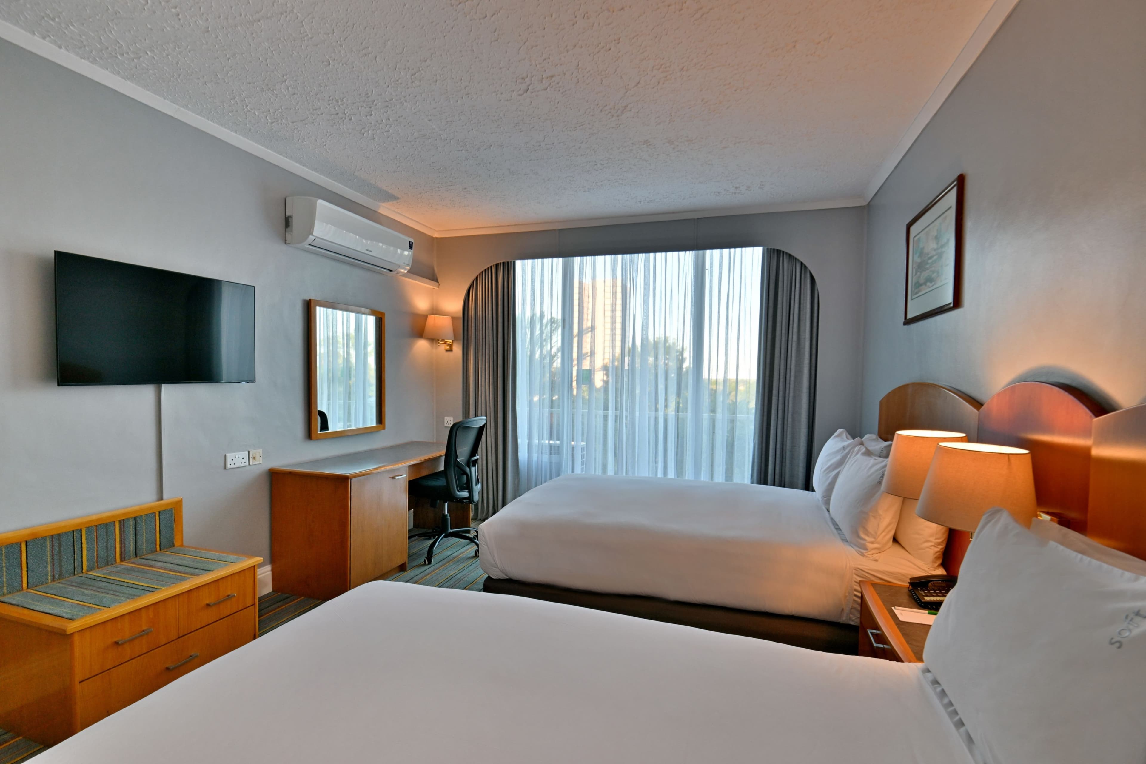 Holiday Inn Bulawayo - Image 2