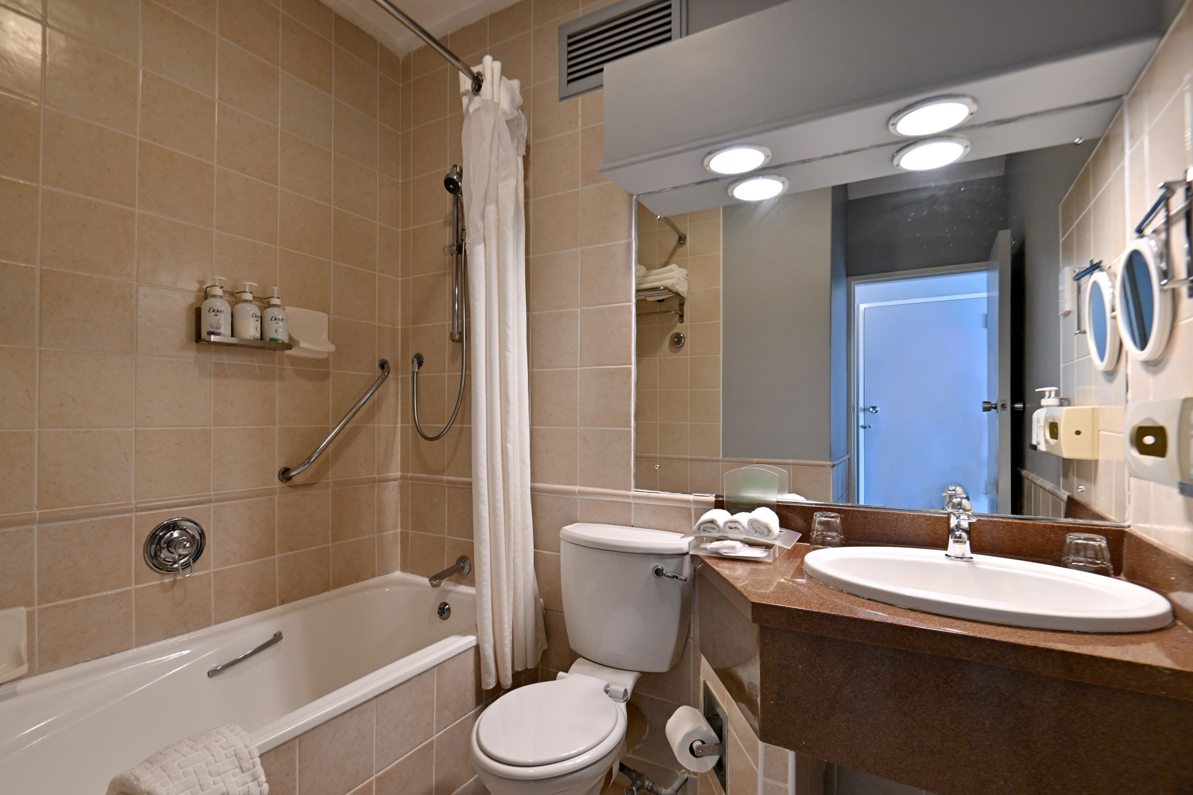 Holiday Inn Bulawayo - Image 5