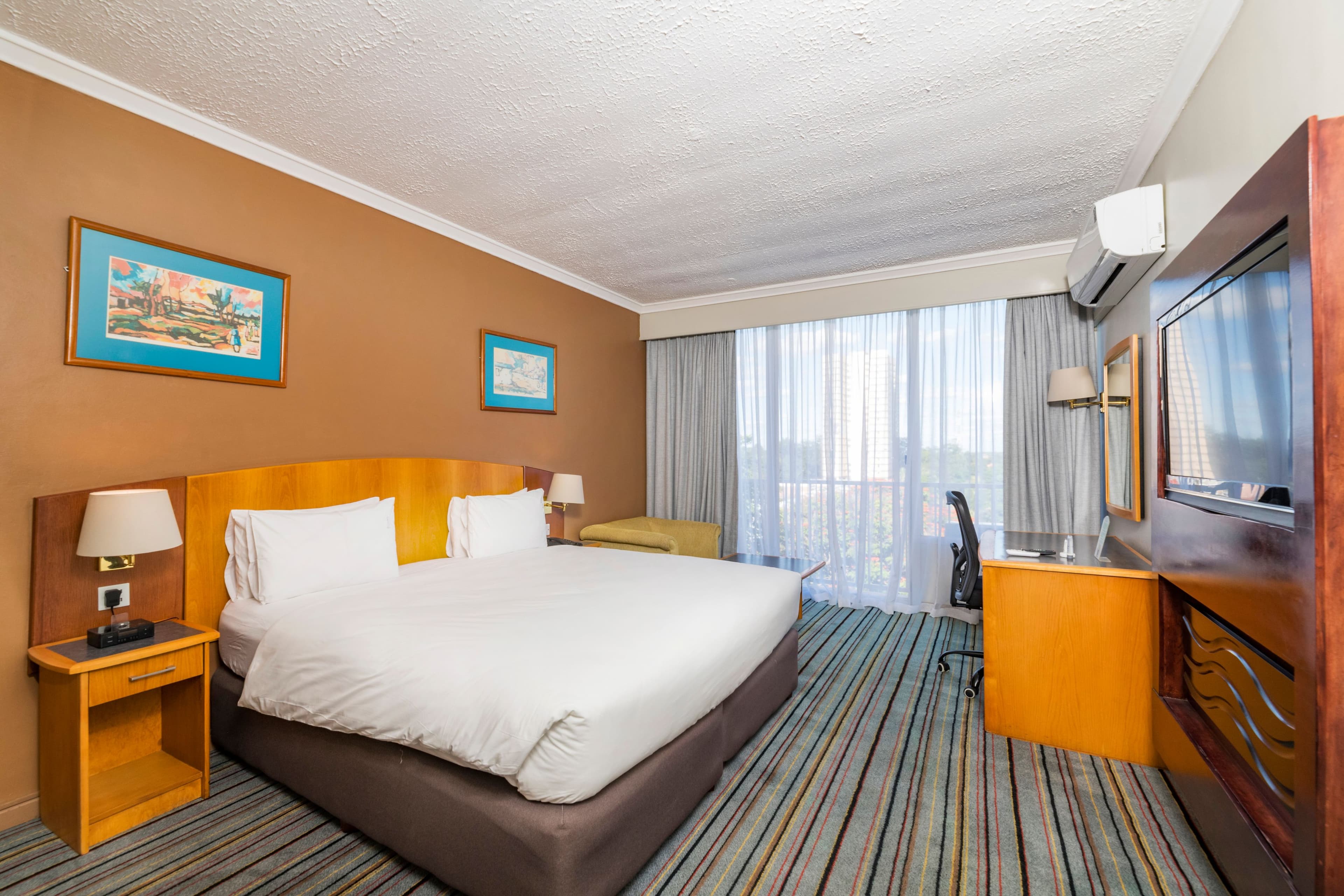 Holiday Inn Bulawayo — 8