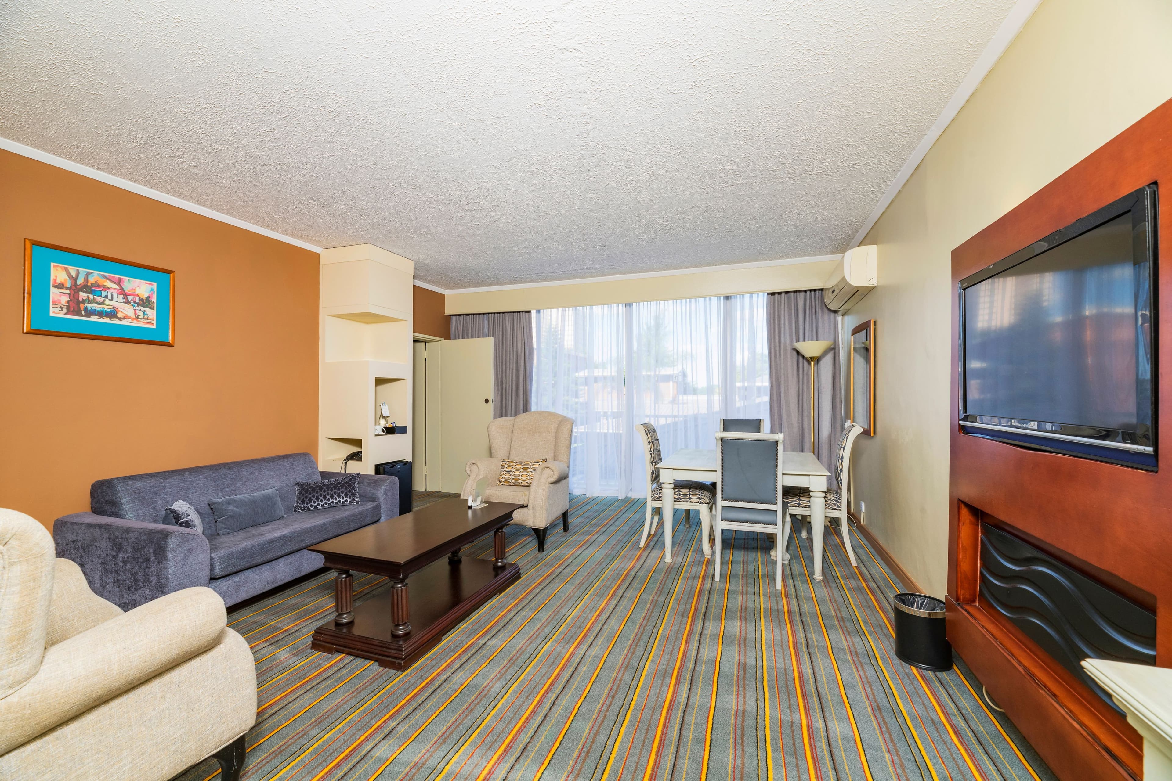 Holiday Inn Bulawayo — 73