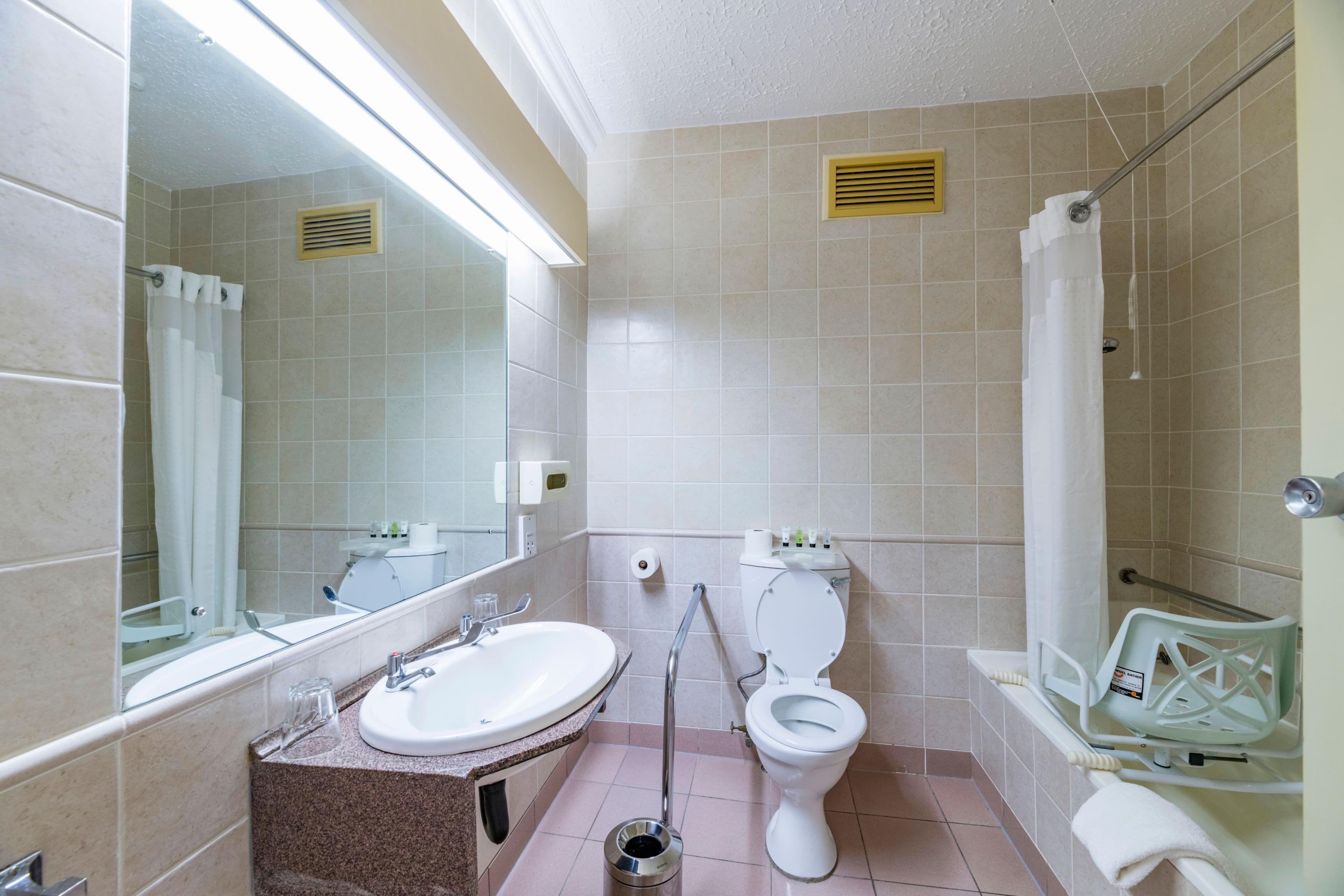 Holiday Inn Bulawayo — 25