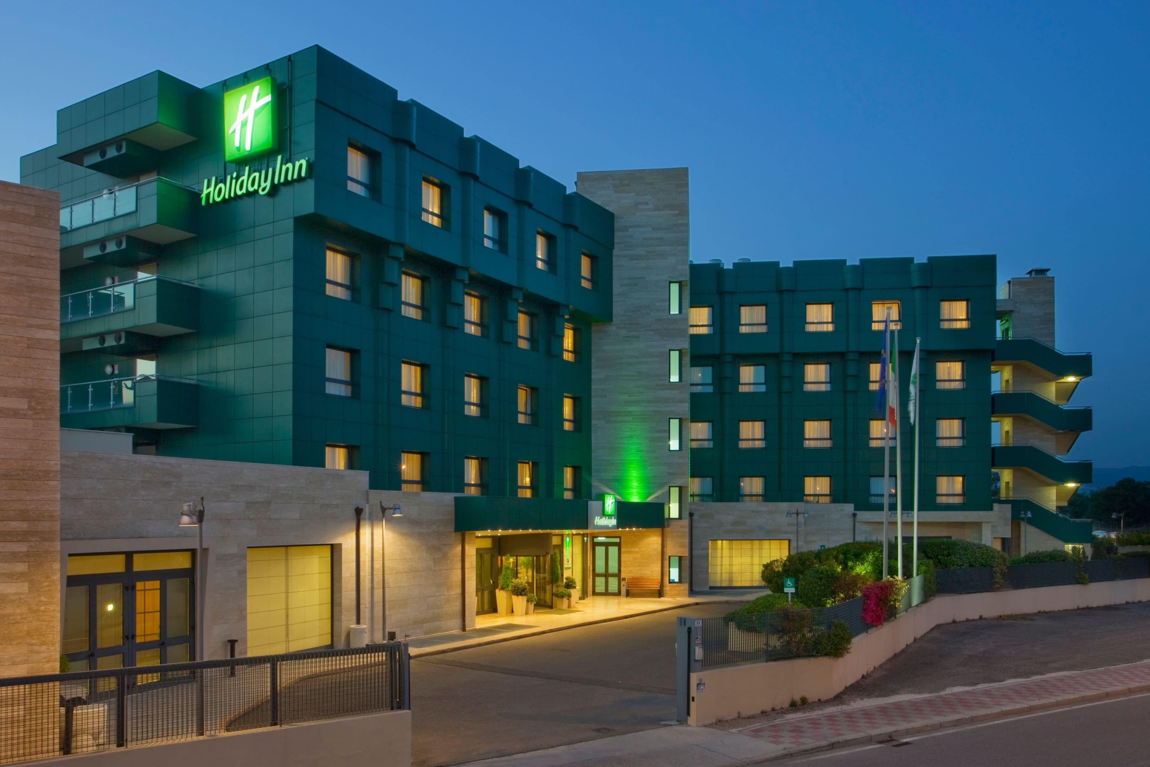 Holiday Inn Cagliari - Image 1