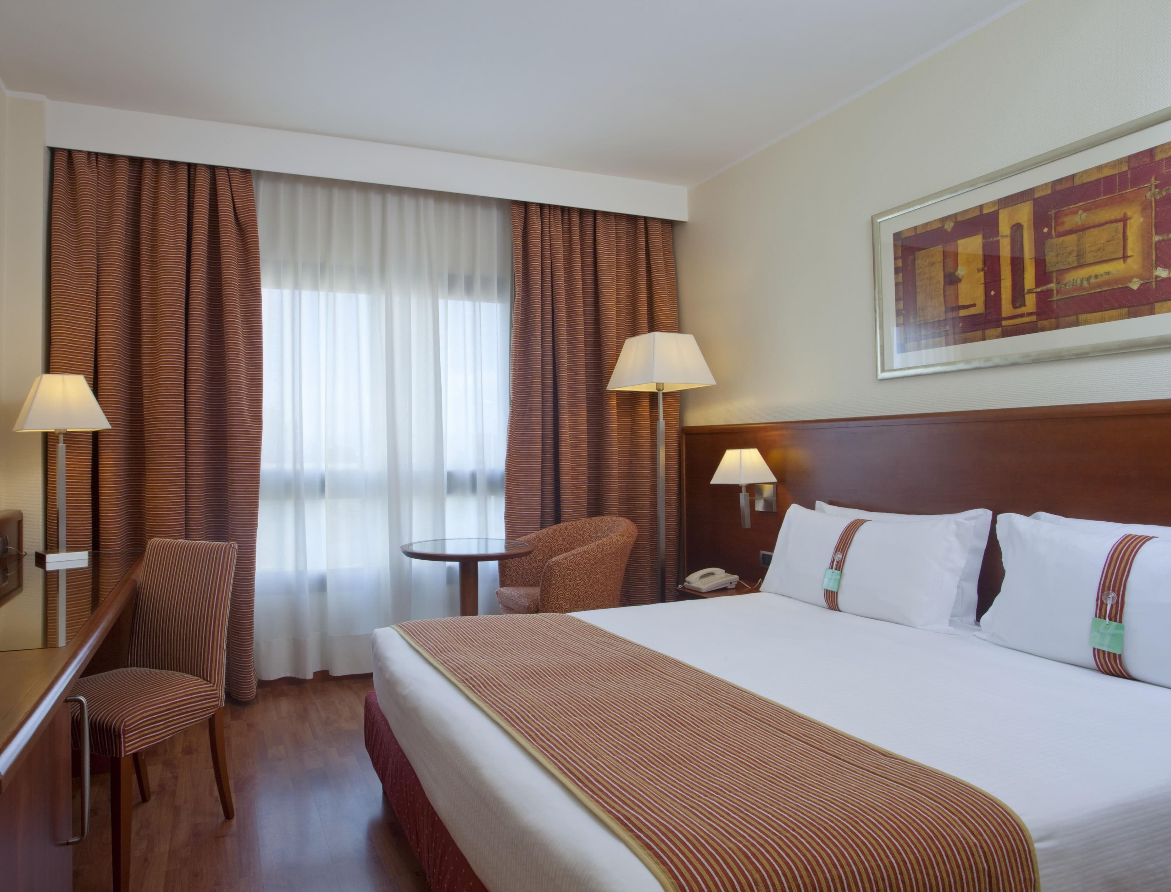 Holiday Inn Cagliari - Image 2