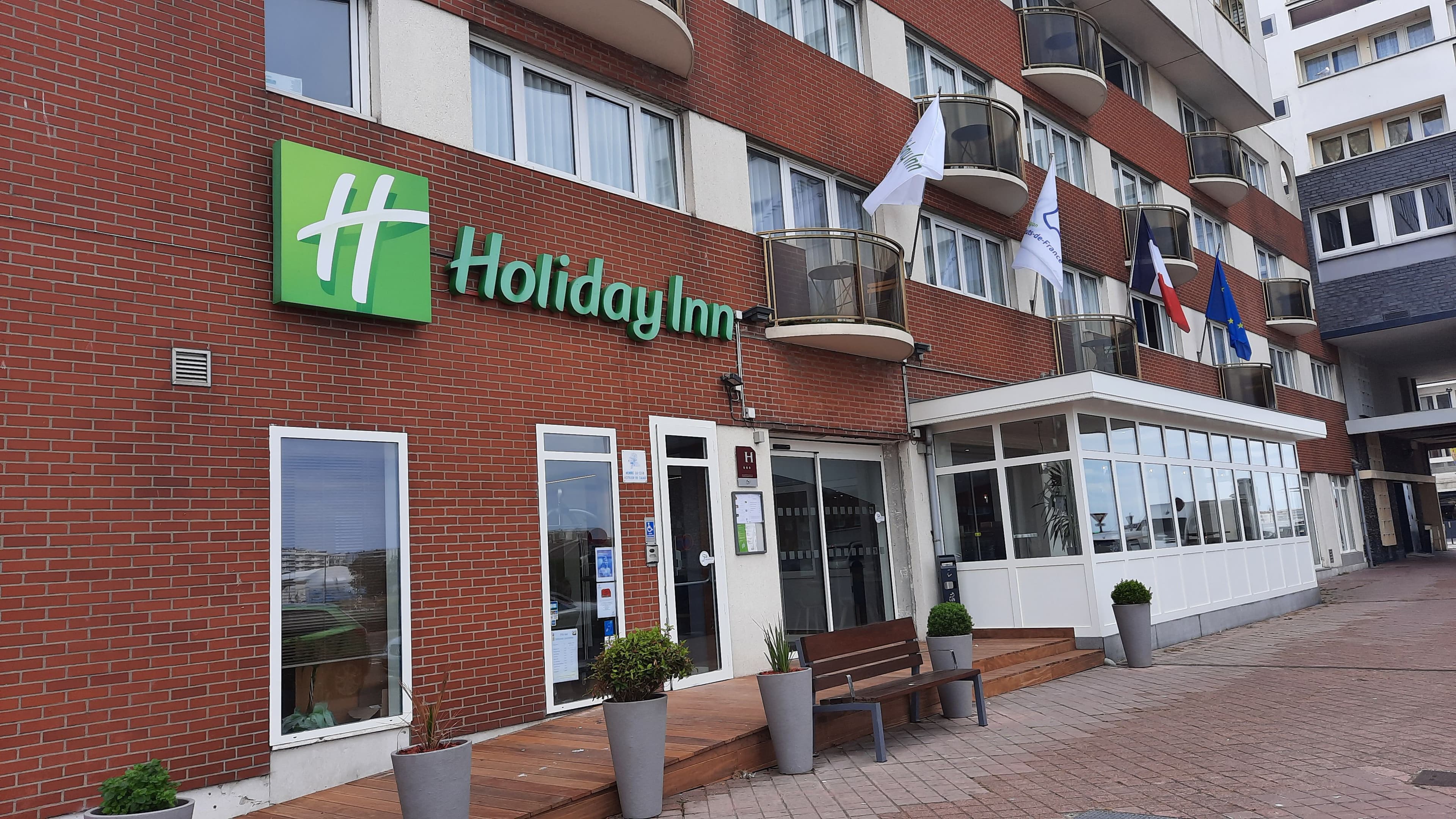 Holiday Inn Calais - Image 1