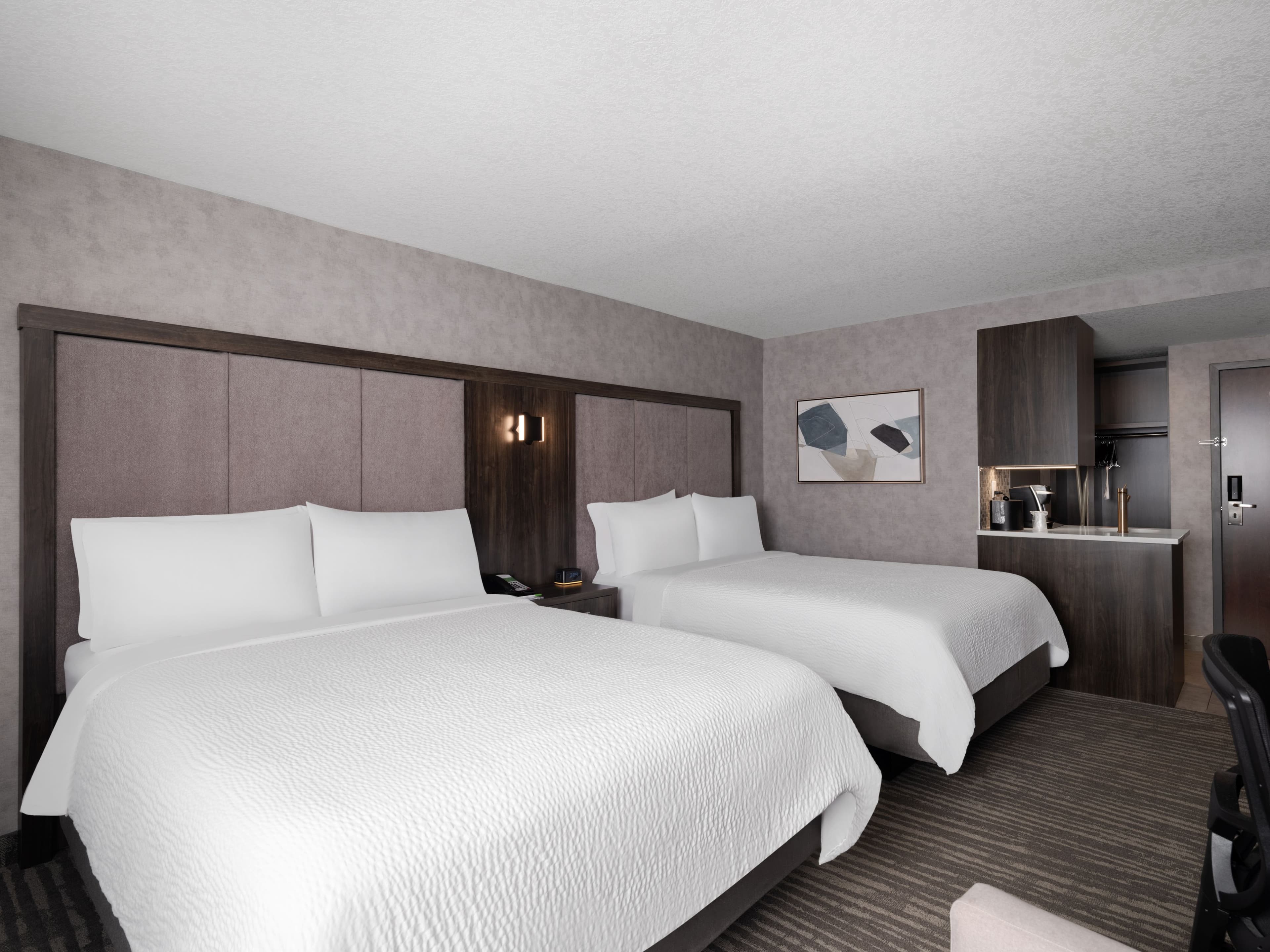 Holiday Inn Calgary-Airport - Image 4