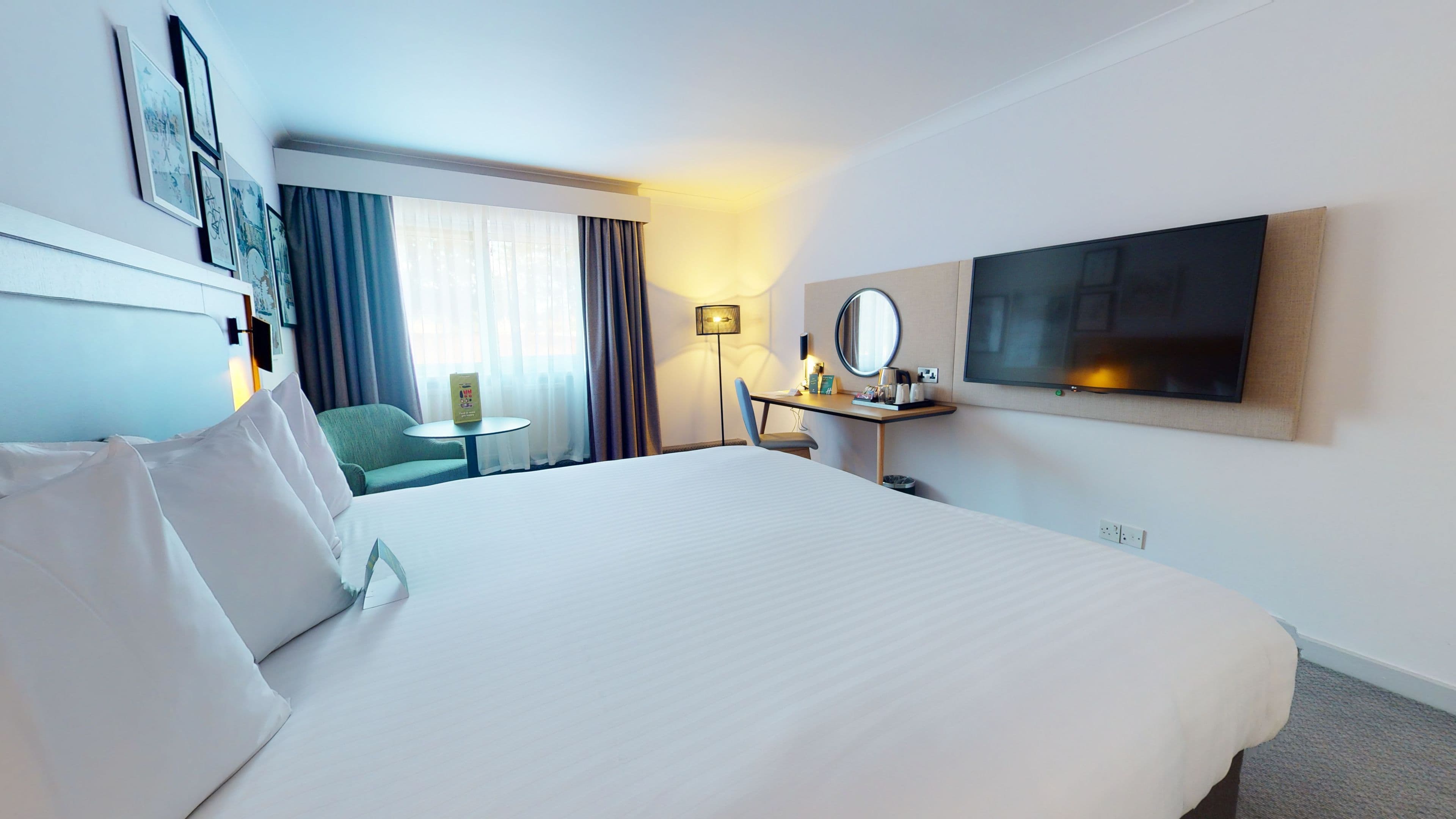 Holiday Inn Cambridge — 8