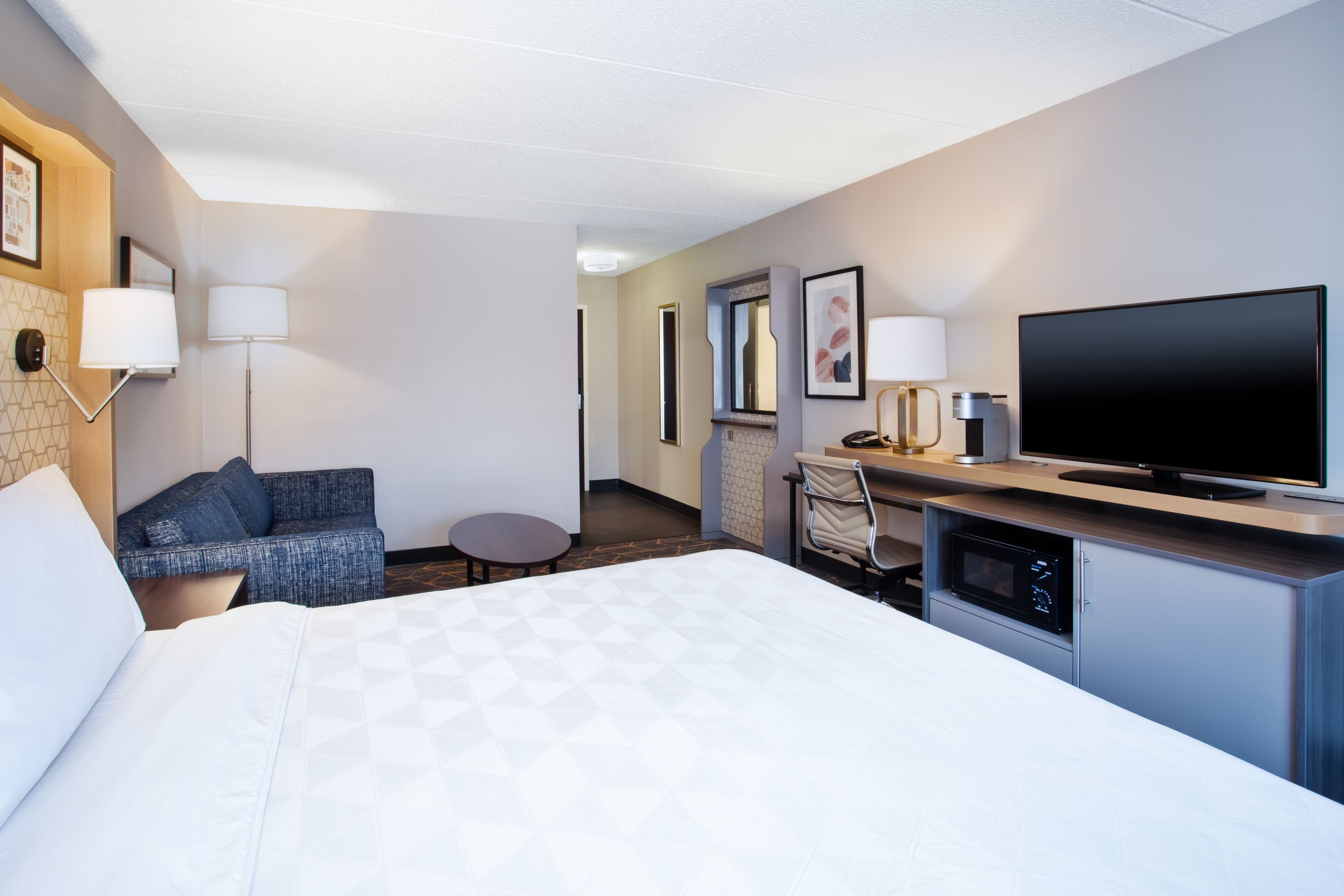 Holiday Inn Canton (Belden Village) - Image 5