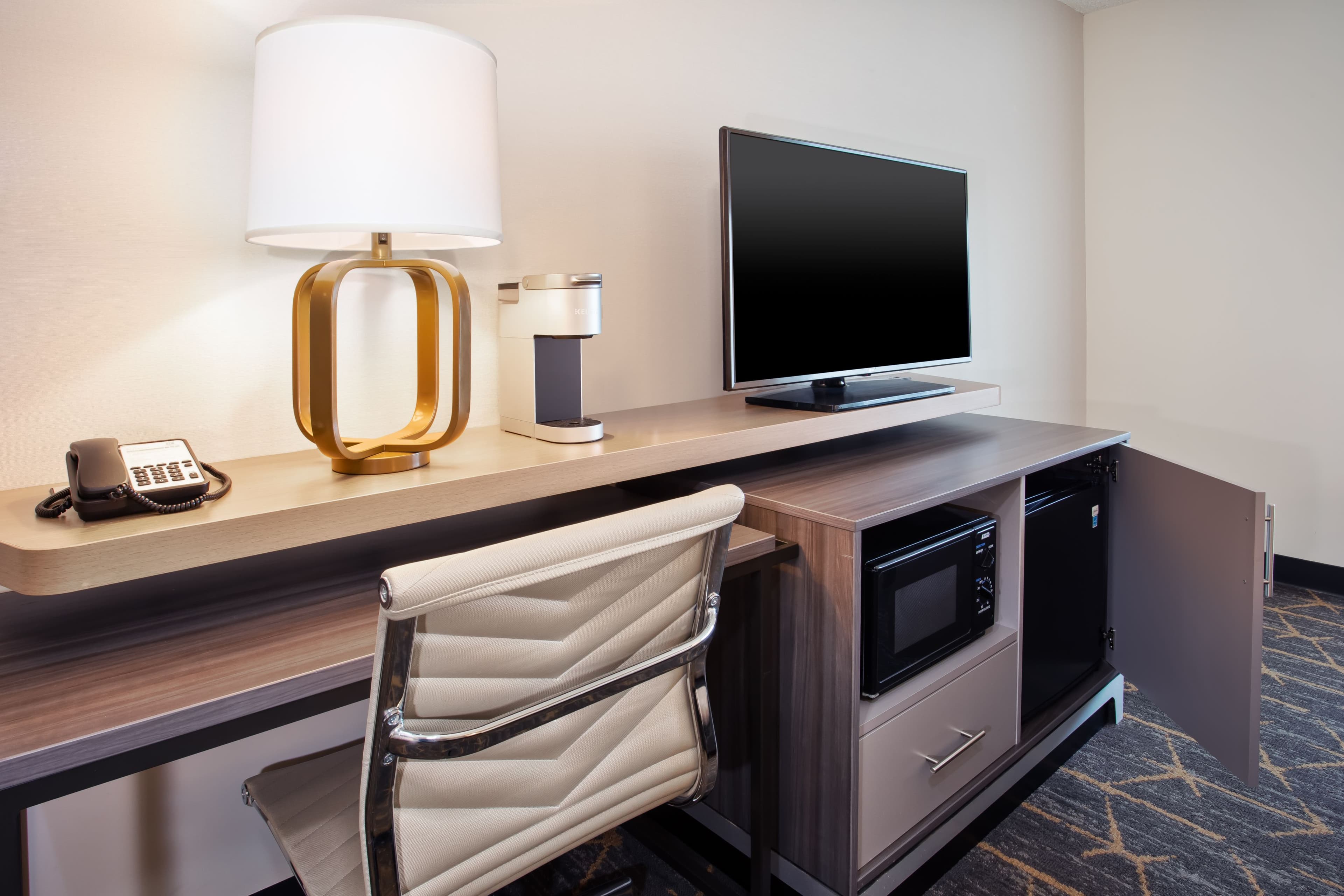 Holiday Inn Canton (Belden Village) - Image 4