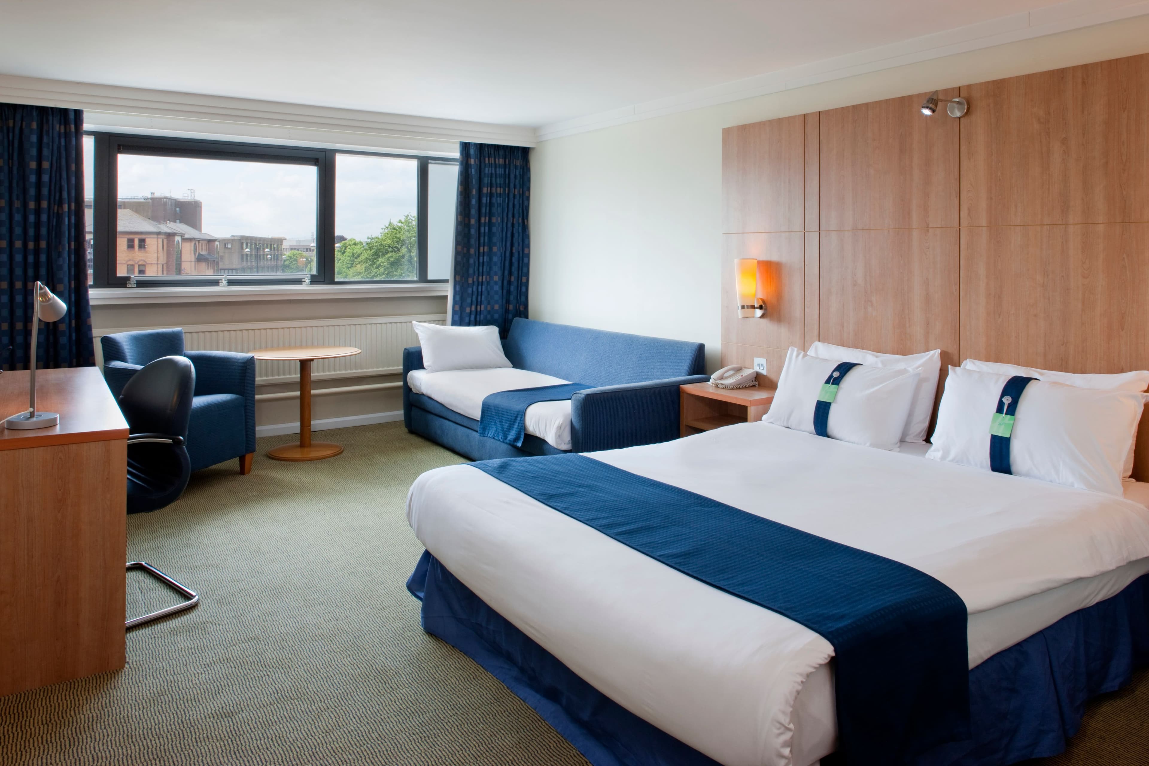 Holiday Inn Cardiff City Centre — 10