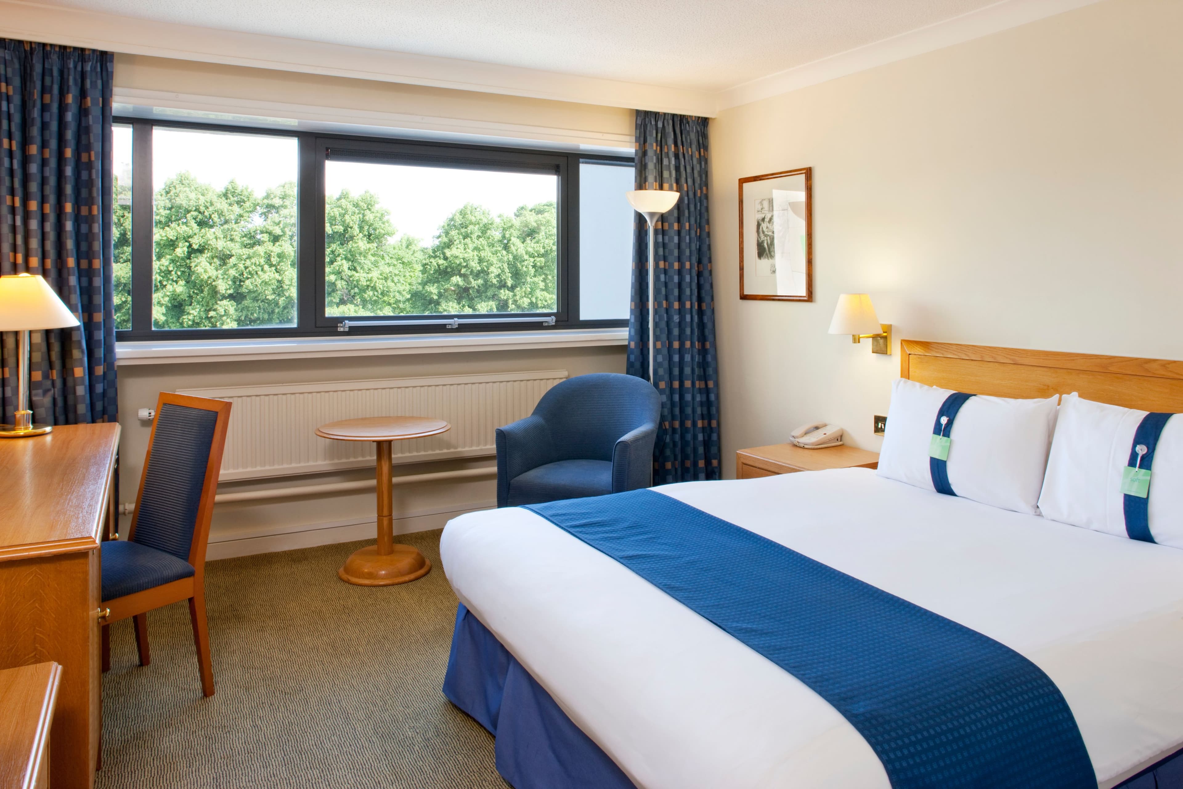 Holiday Inn Cardiff City Centre - Image 4