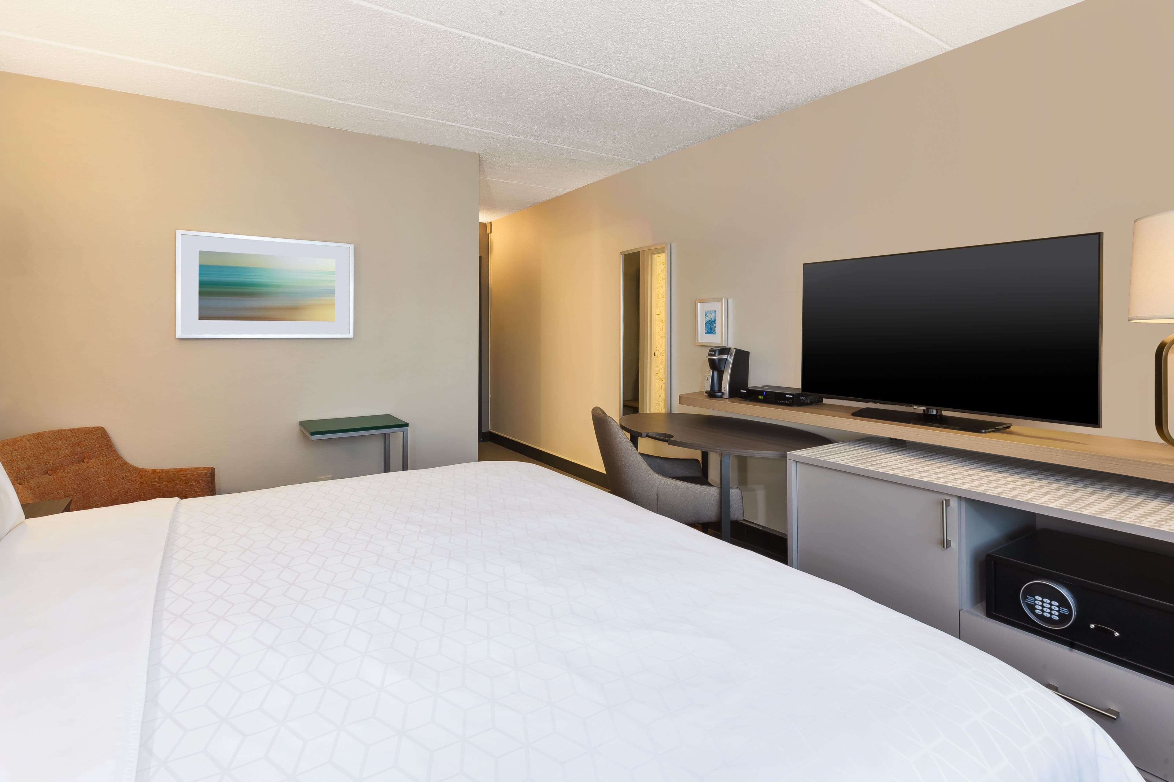 Holiday Inn Westbury-Long Island - Image 5
