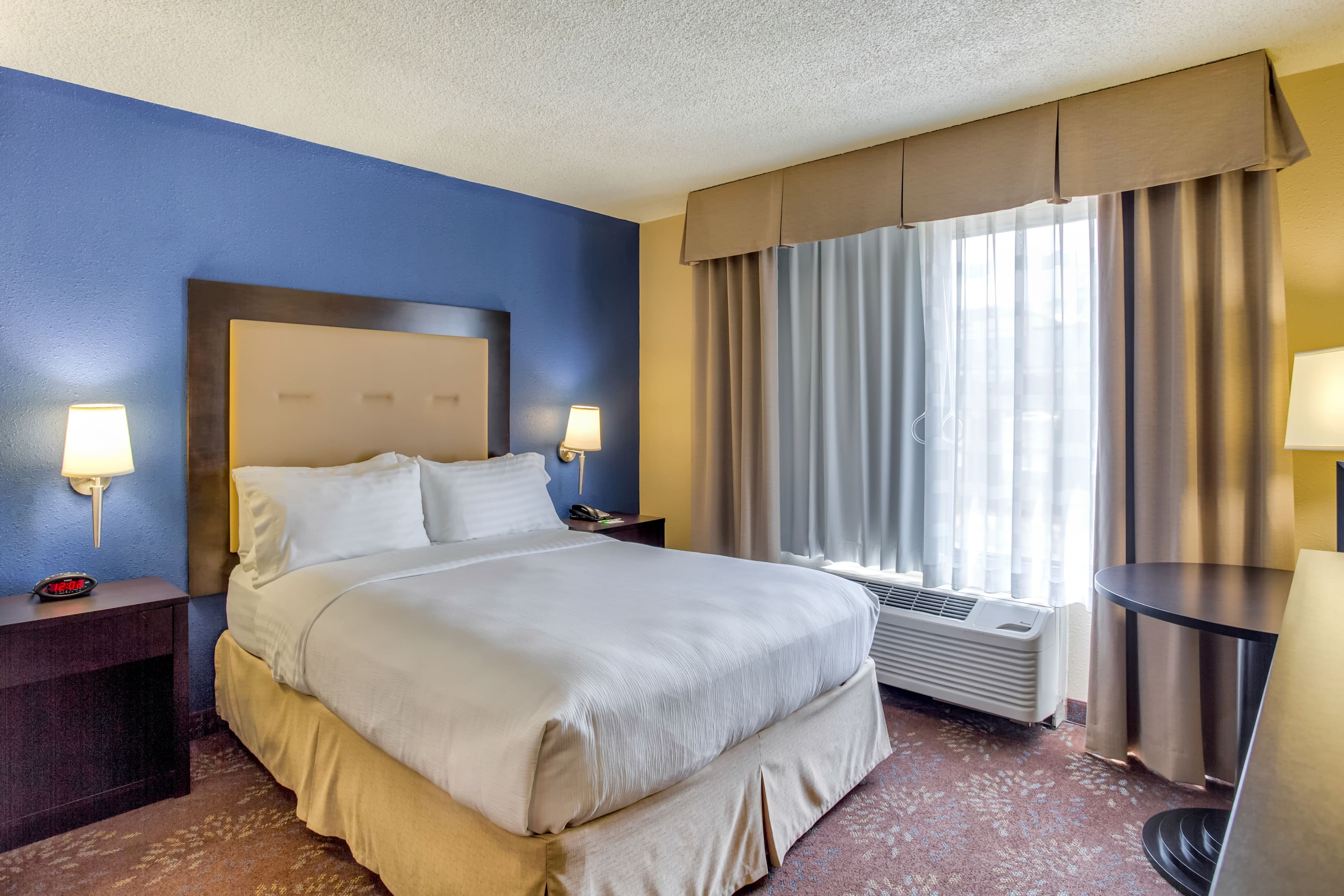 Holiday Inn Indianapolis Carmel — 9