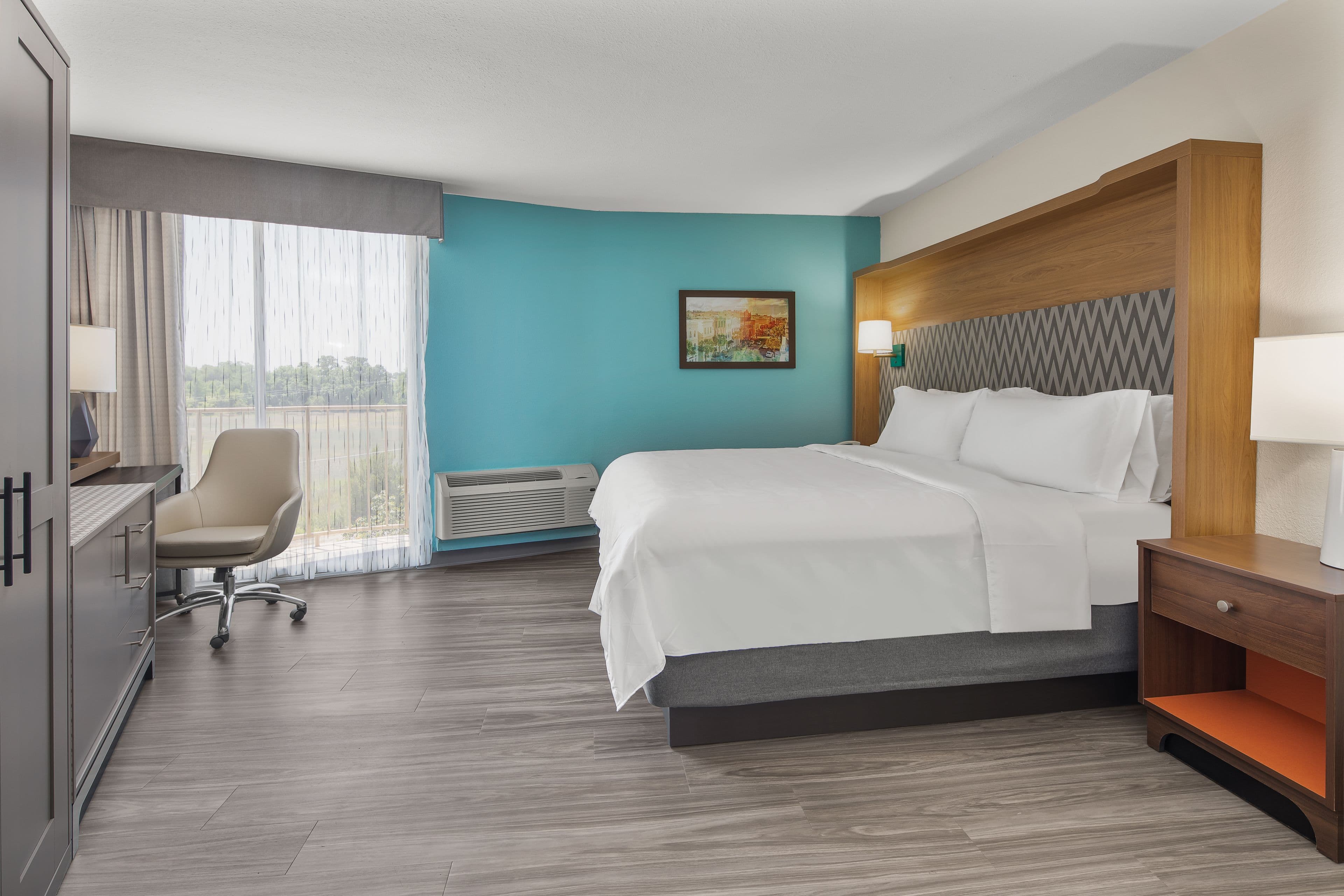 Holiday Inn Charleston-Riverview — 8