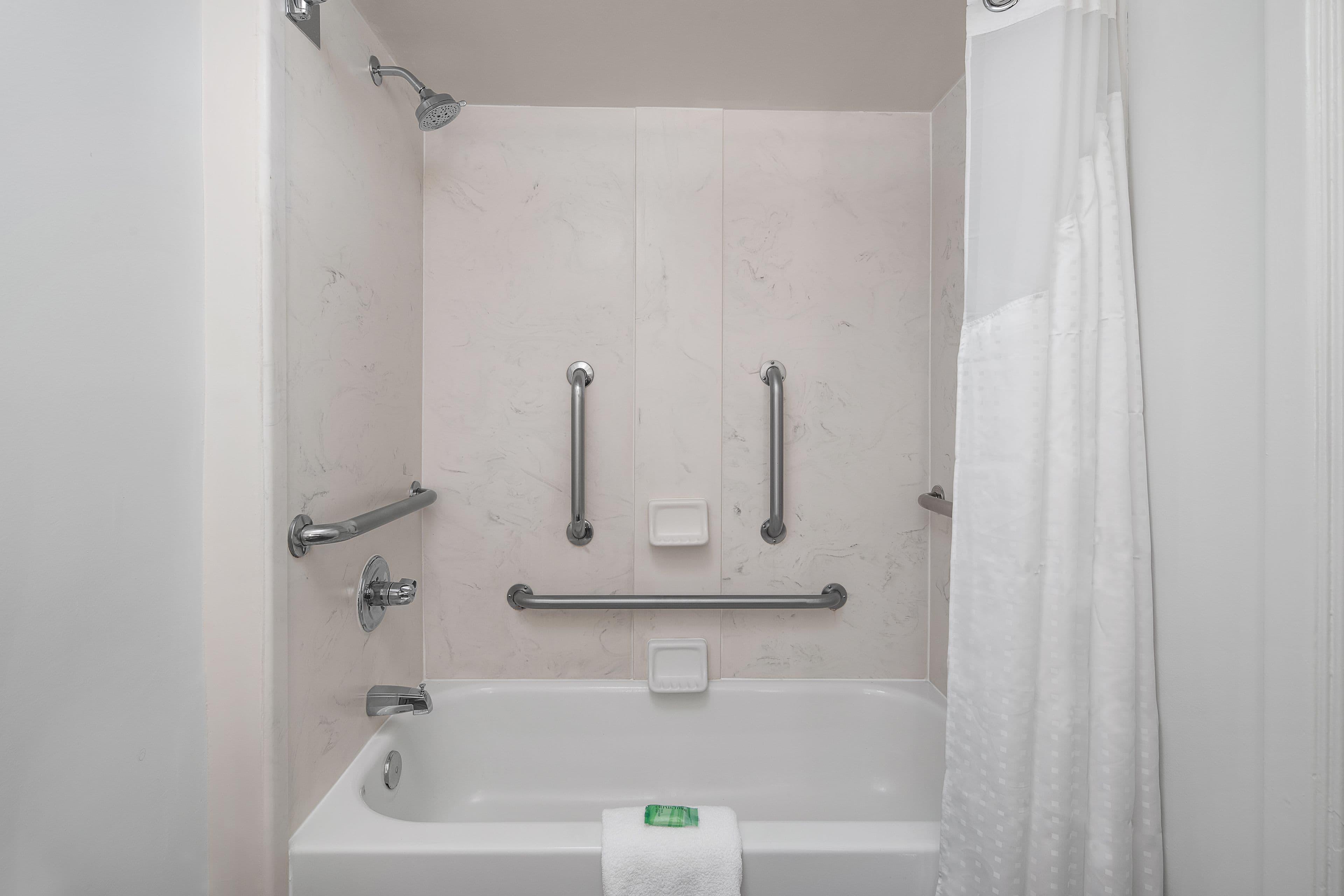 Holiday Inn Charleston-Riverview — 6