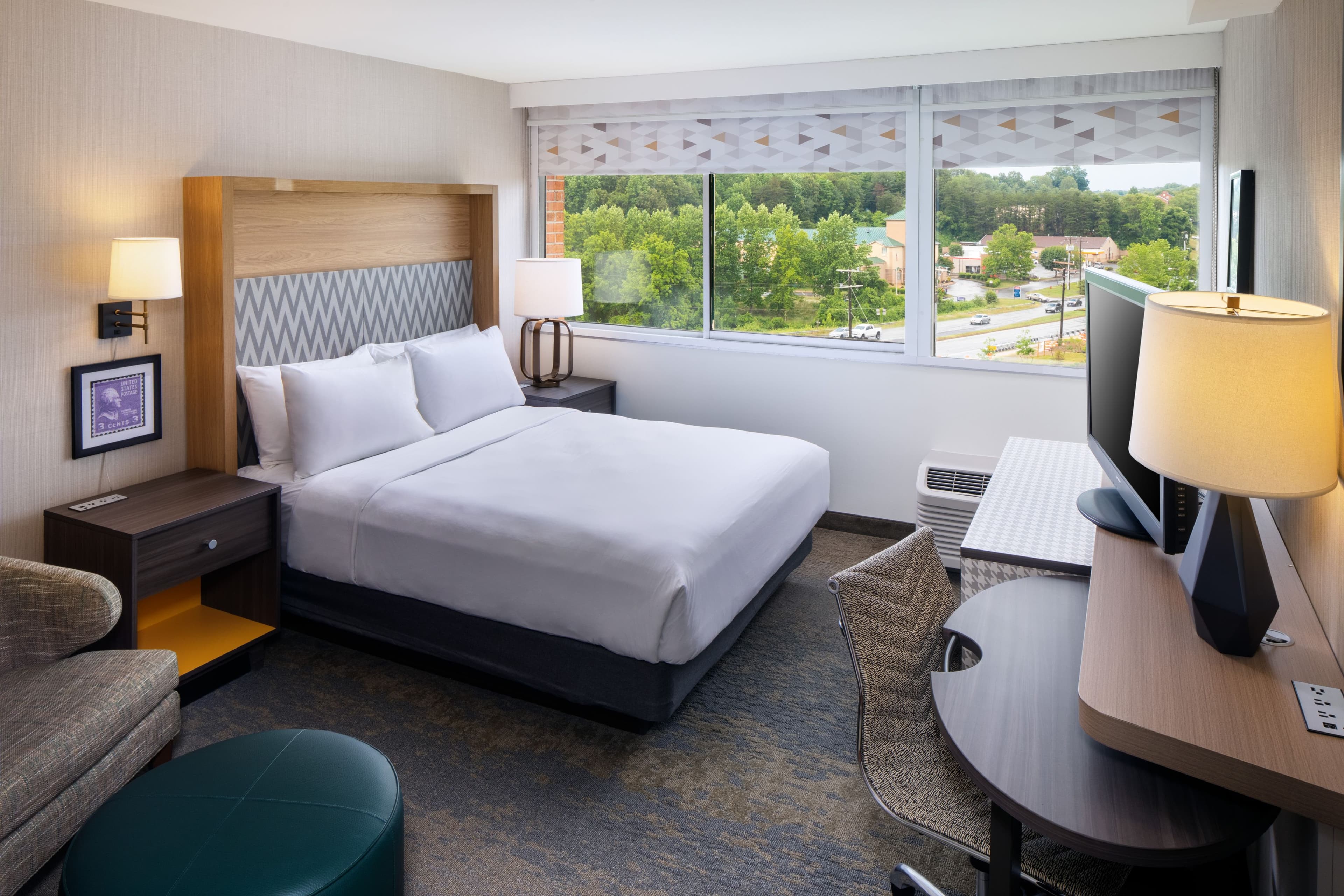 Holiday Inn Charlottesville-Monticello — 7