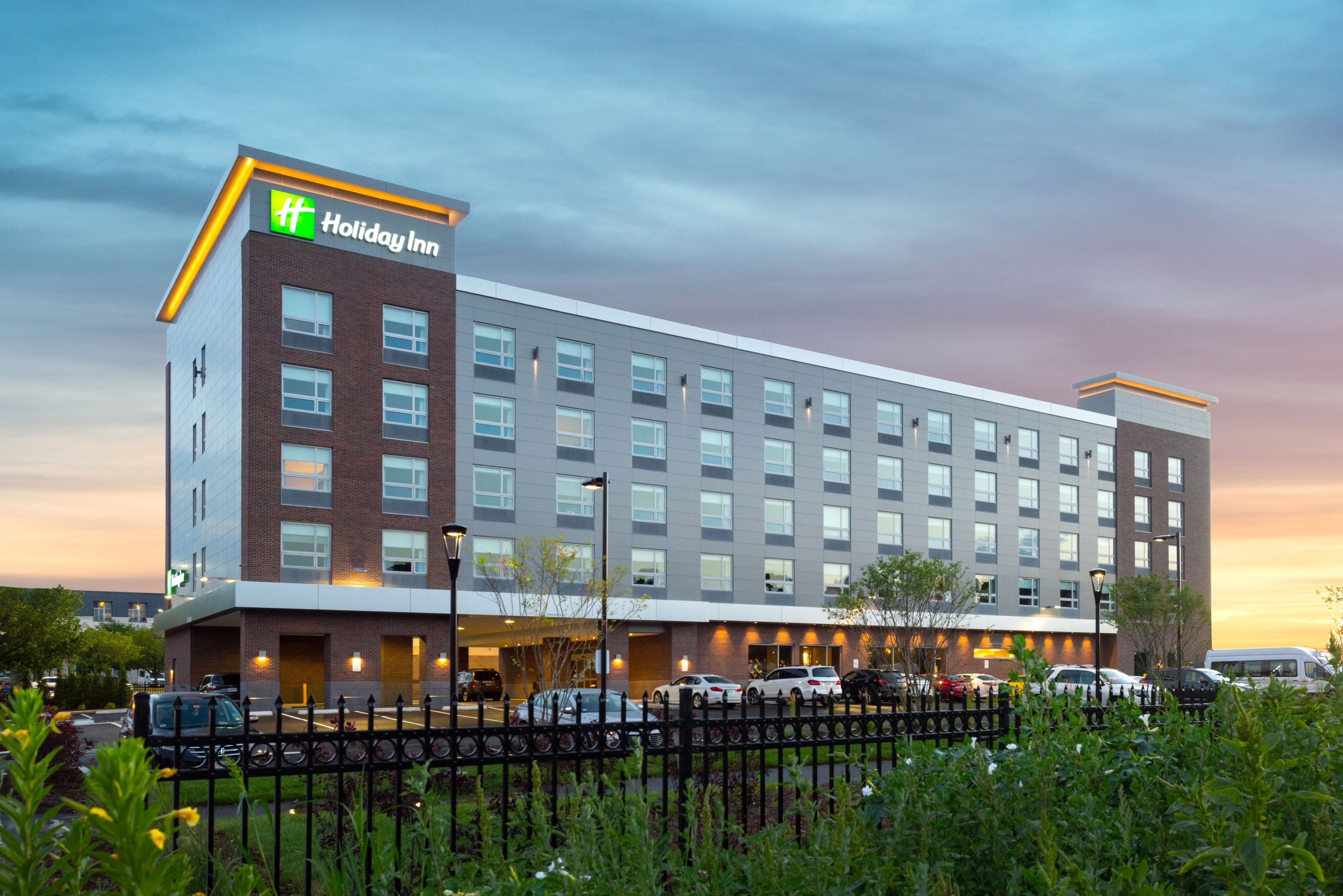 Holiday Inn Boston Logan Airport - Chelsea - Image 1