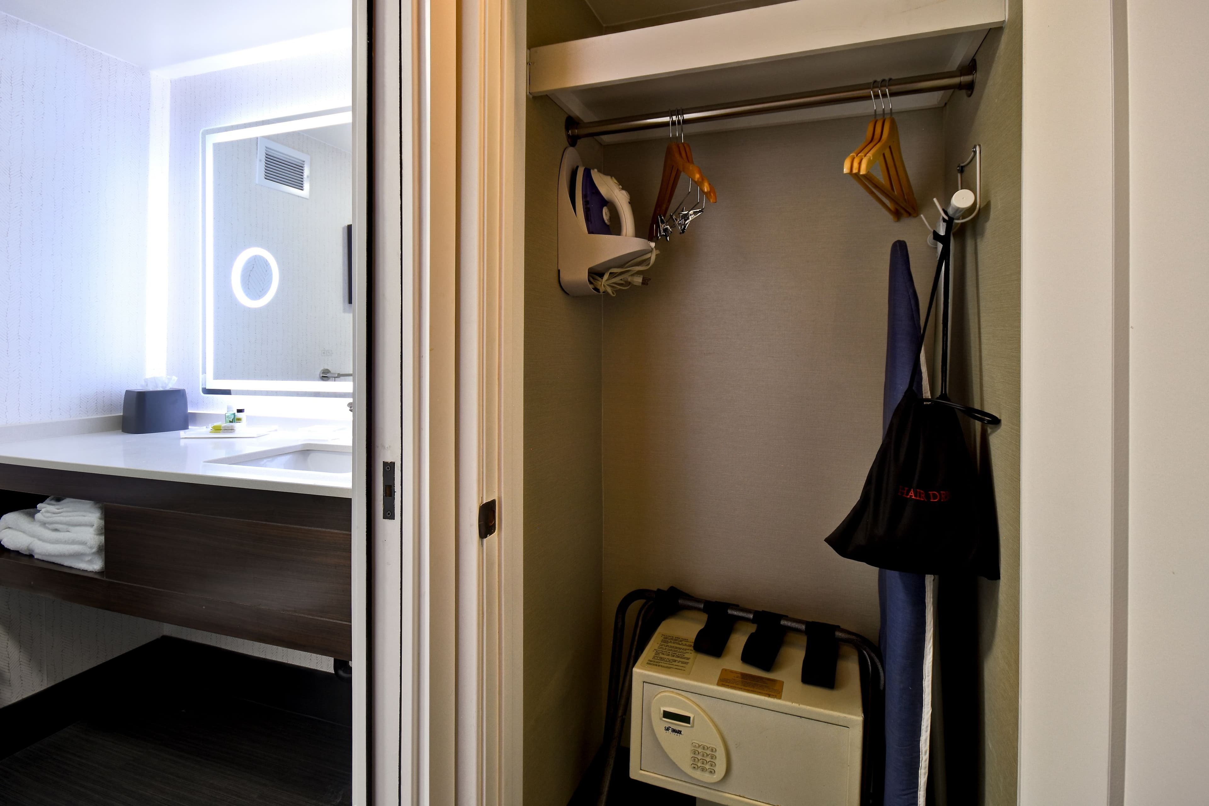 Holiday Inn Philadelphia-Cherry Hill — 9