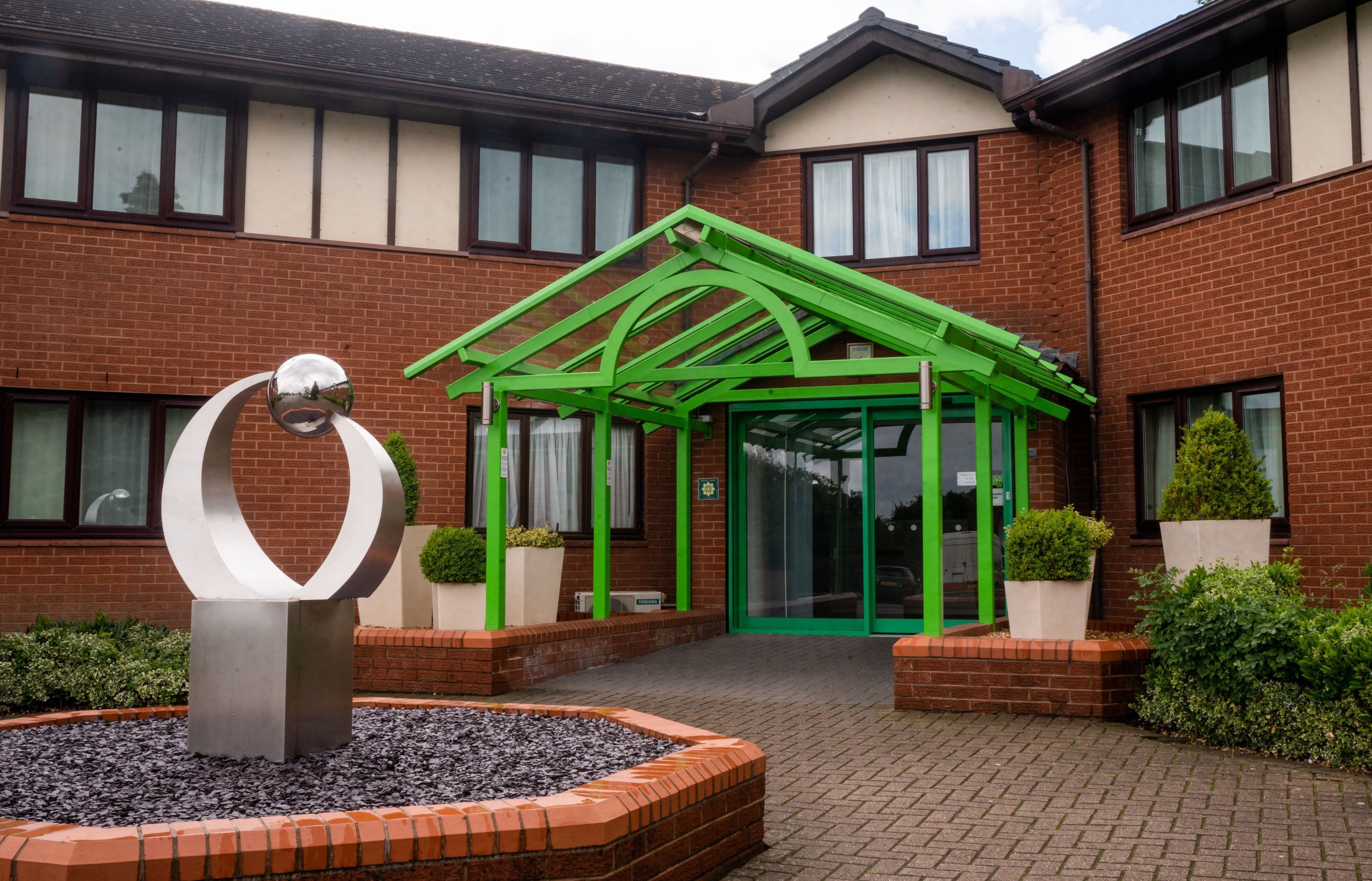 Holiday Inn A55 Chester West - Image 1