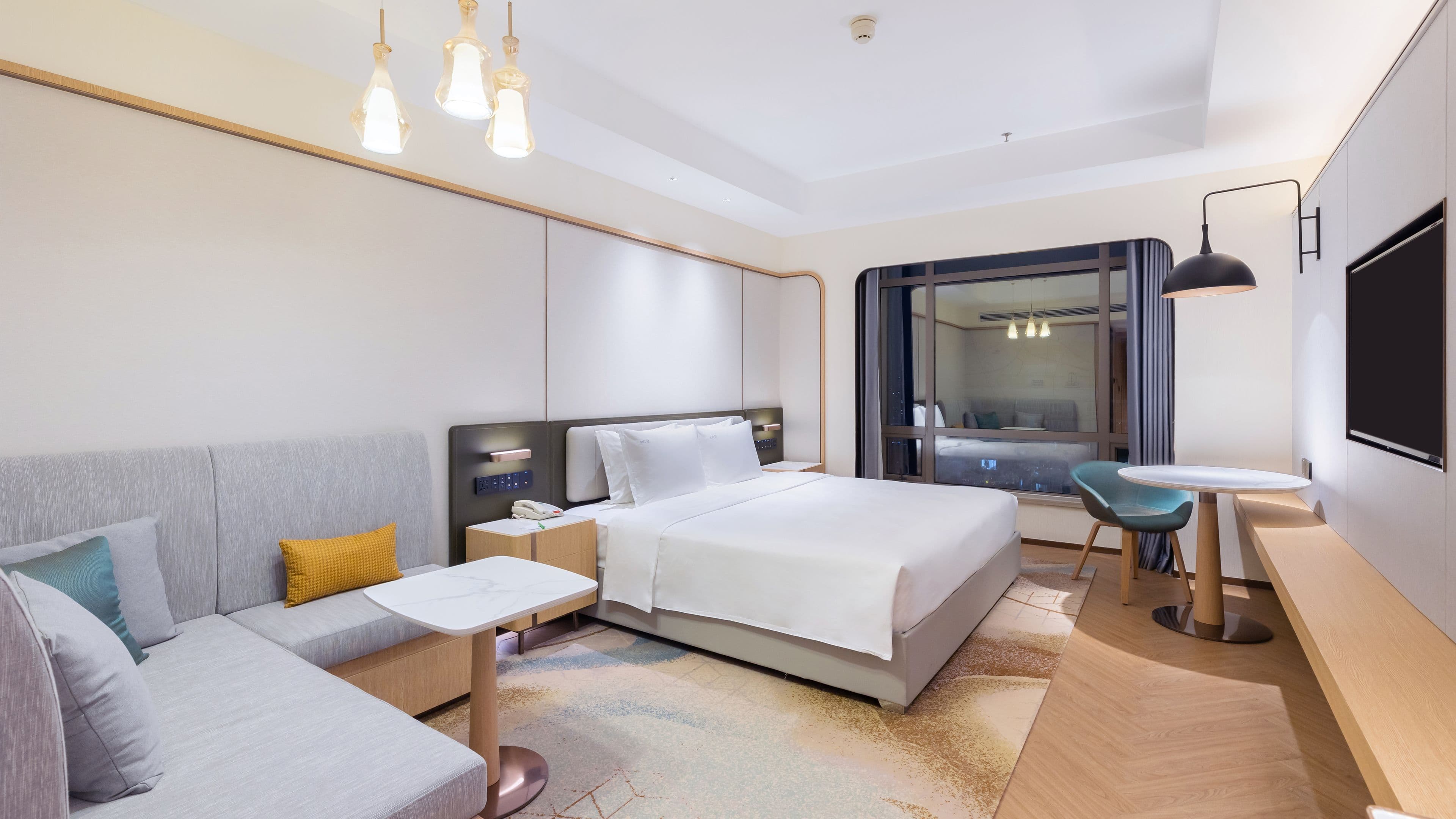 Holiday Inn Chongqing Guanyinqiao - Image 3