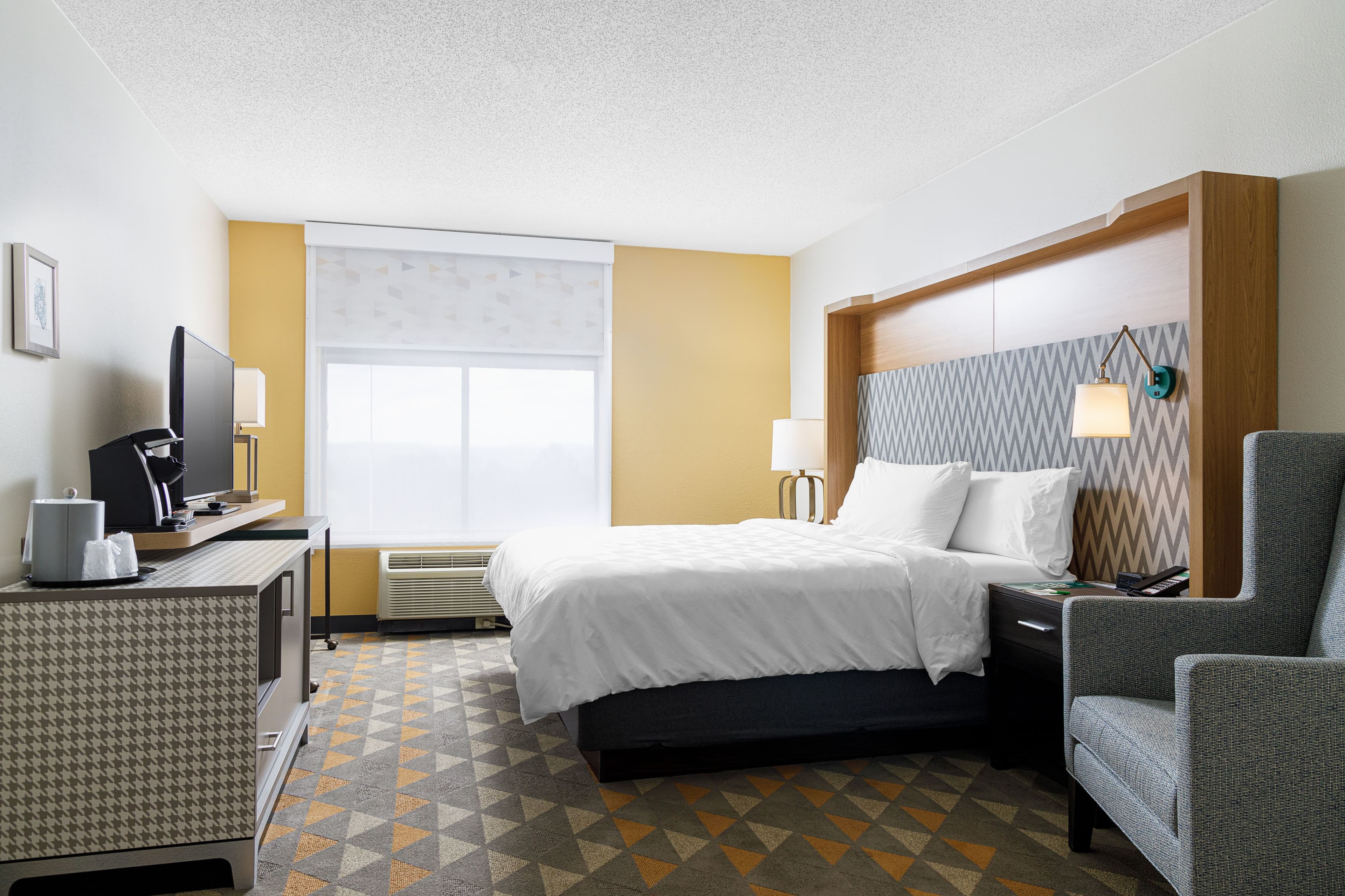 Holiday Inn Cleveland — 12